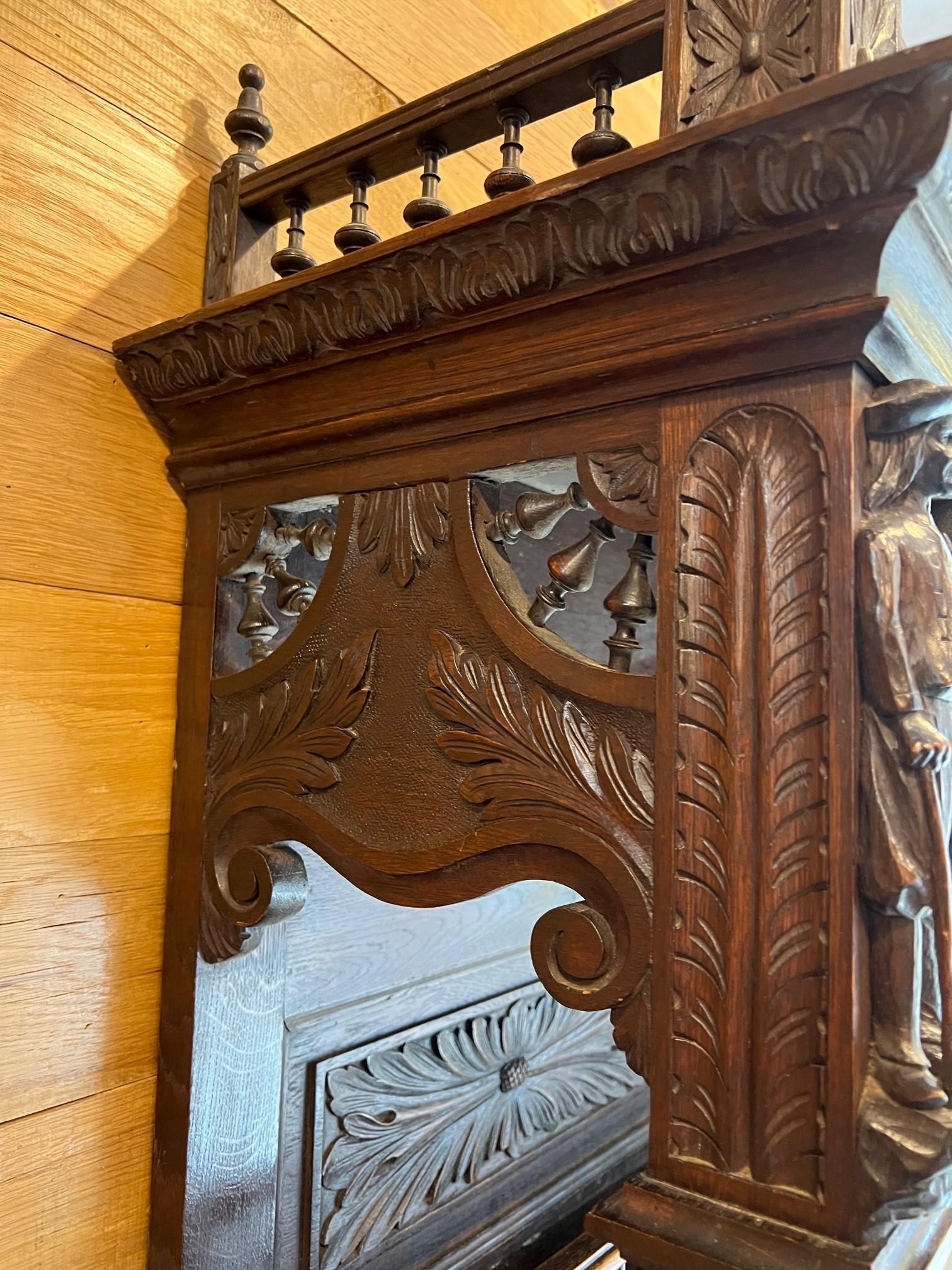 Antiker französischer Schrank aus geschnitztem Holz im Brittney-Stil des späten 19. Jahrhunderts, Hutch im Angebot 8
