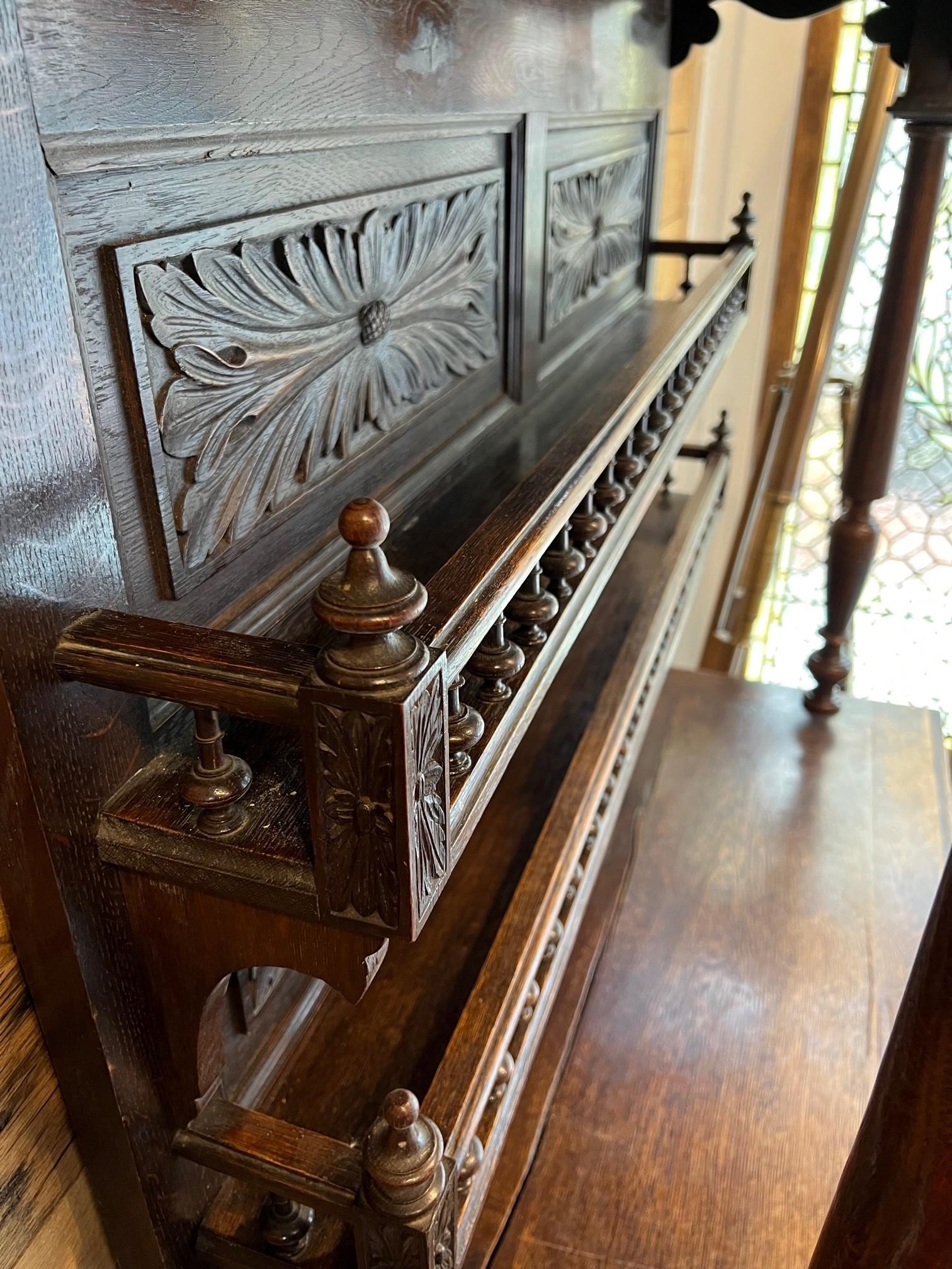 Antiker französischer Schrank aus geschnitztem Holz im Brittney-Stil des späten 19. Jahrhunderts, Hutch im Angebot 12