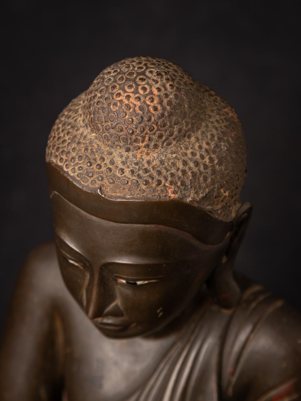 Late 19th century Antique bronze Burmese Mandalay Buddha from Burma 8