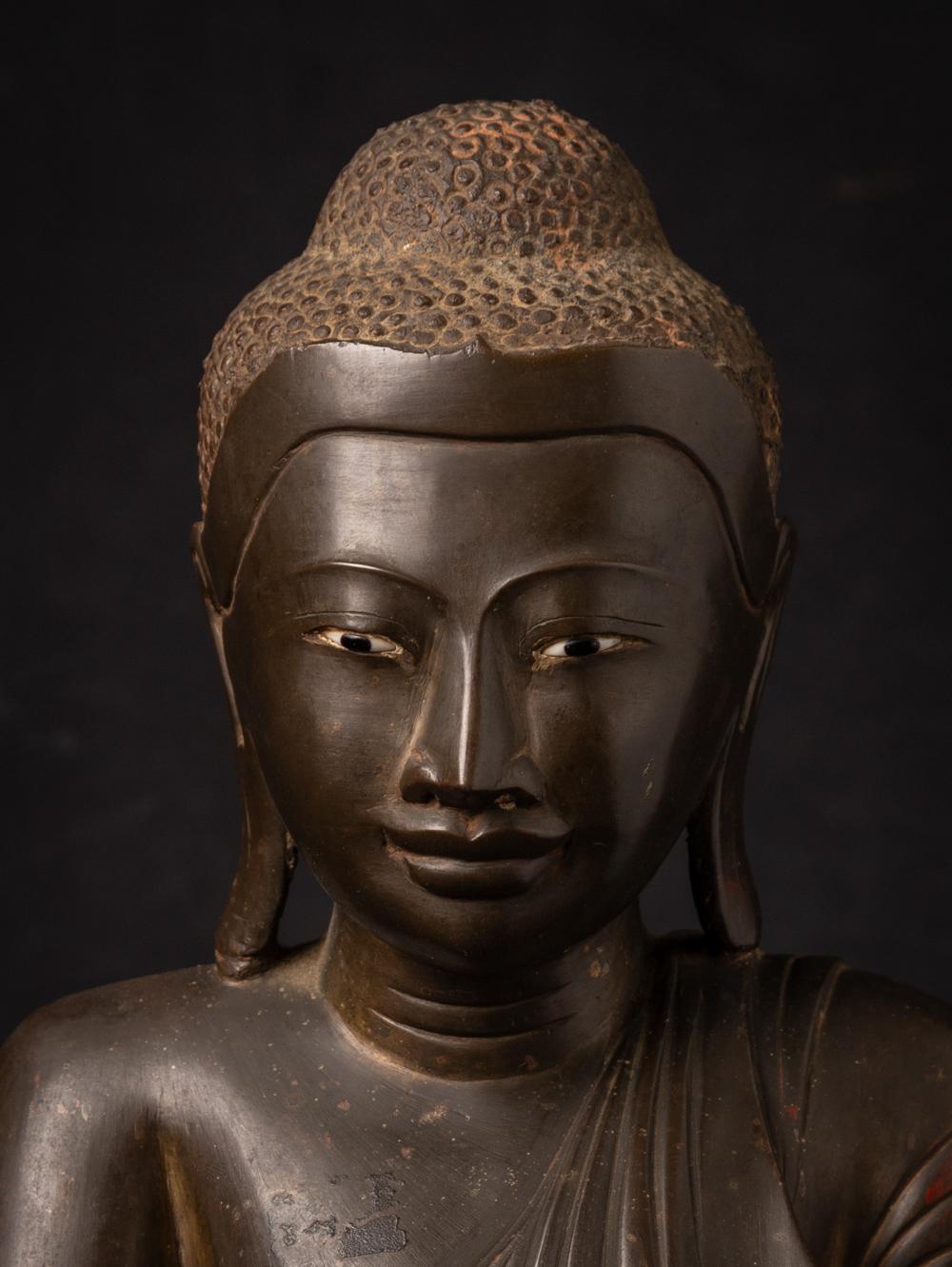 Late 19th century Antique bronze Burmese Mandalay Buddha from Burma In Good Condition In DEVENTER, NL