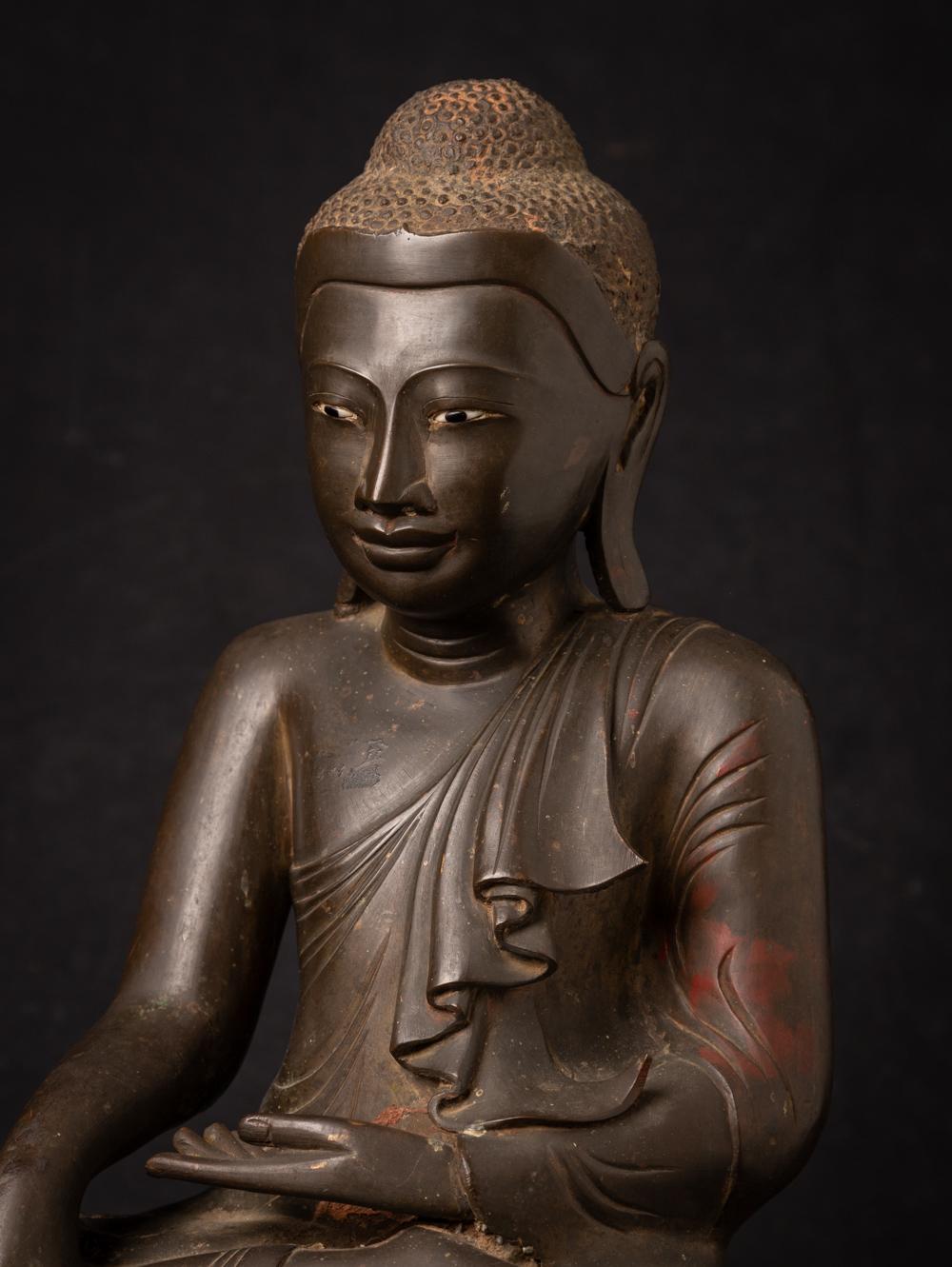 Bronze Late 19th century Antique bronze Burmese Mandalay Buddha from Burma