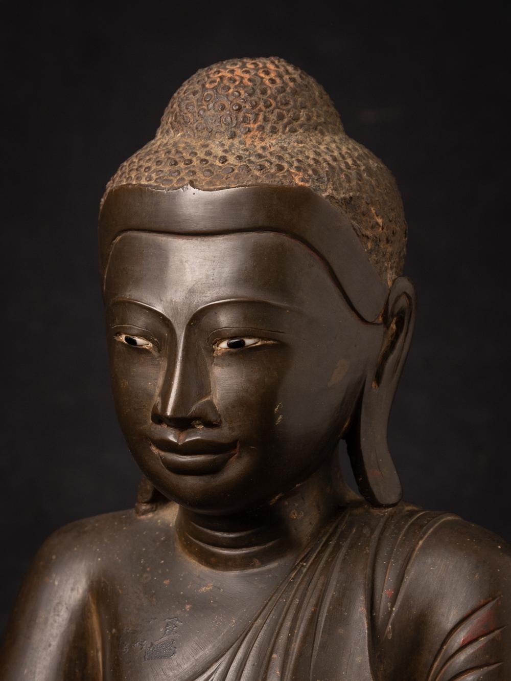 Late 19th century Antique bronze Burmese Mandalay Buddha from Burma 1