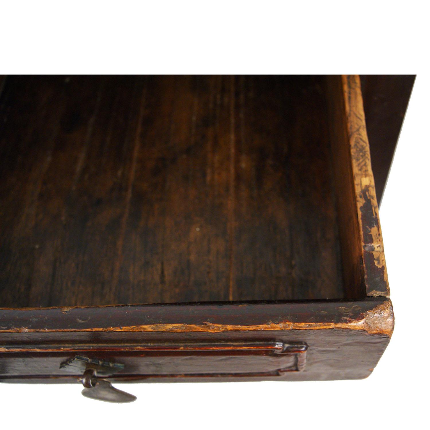 Late 19th Century Antique Chinese 2-Drawer Carved Side Table In Distressed Condition For Sale In Pomona, CA