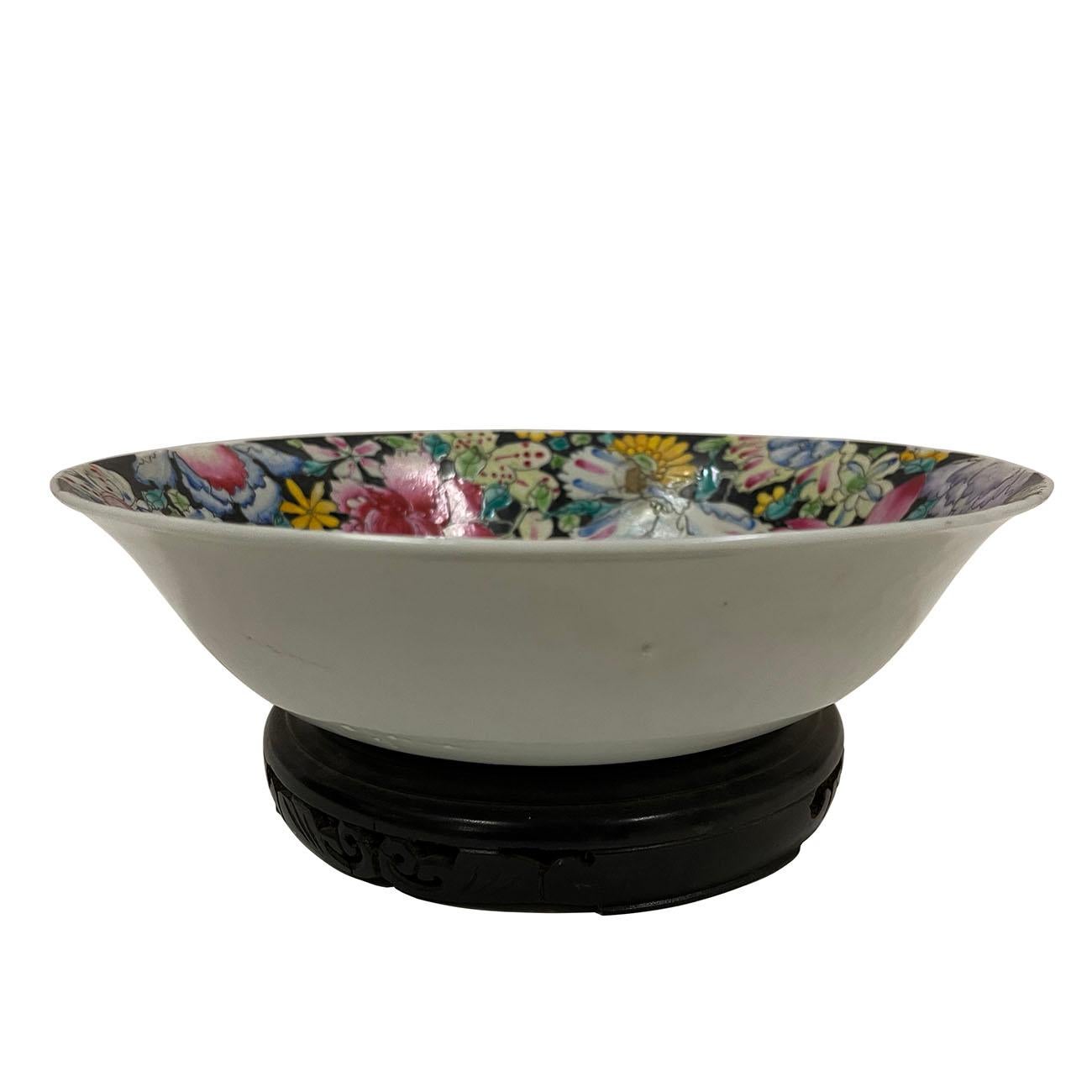 This is an Antique Chinese Famille Rose Porcelain Bowl. As you can see in the pictures, it is in very good conditions. It shows very neat unique design and hand painted floral inside bowl. There is the mark 