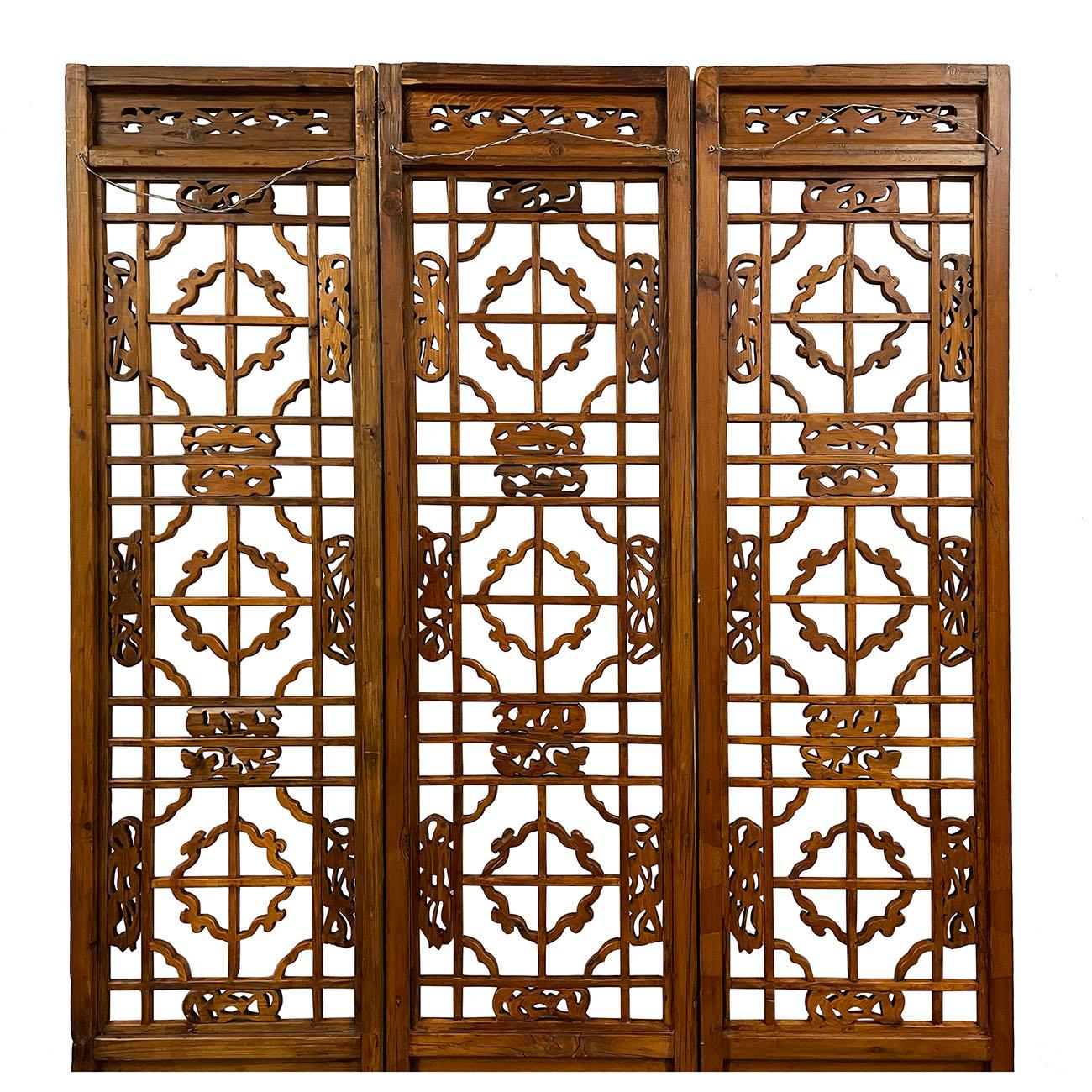 Late 19th Century Antique Chinese Handcrafted 3 Panel Wooden Screen/Room Divider For Sale 7