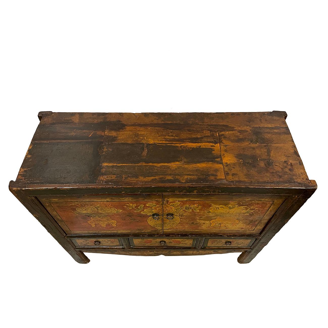 Antiker chinesischer mongolischer Schrank/Buffettisch aus dem späten 19. Jahrhundert, Sideboard im Angebot 2