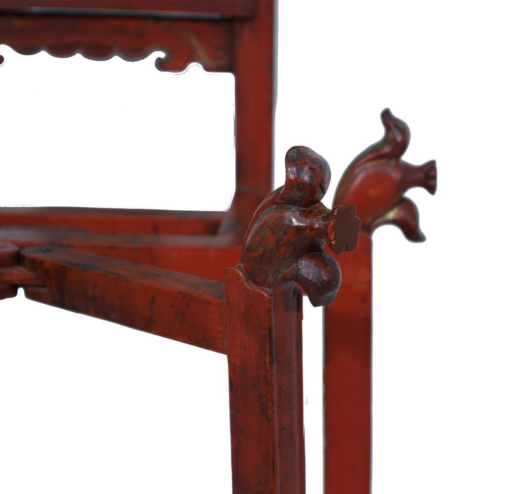 Orme Fin du 19ème siècle Antique chinois ouvert sculpté laqué rouge Stand de lavabo en vente