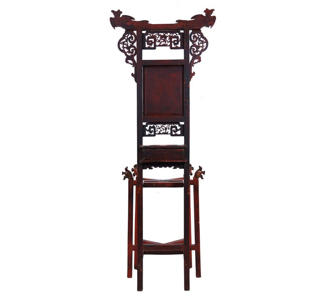 Fin du 19ème siècle Antique chinois ouvert sculpté laqué rouge Stand de lavabo en vente 1