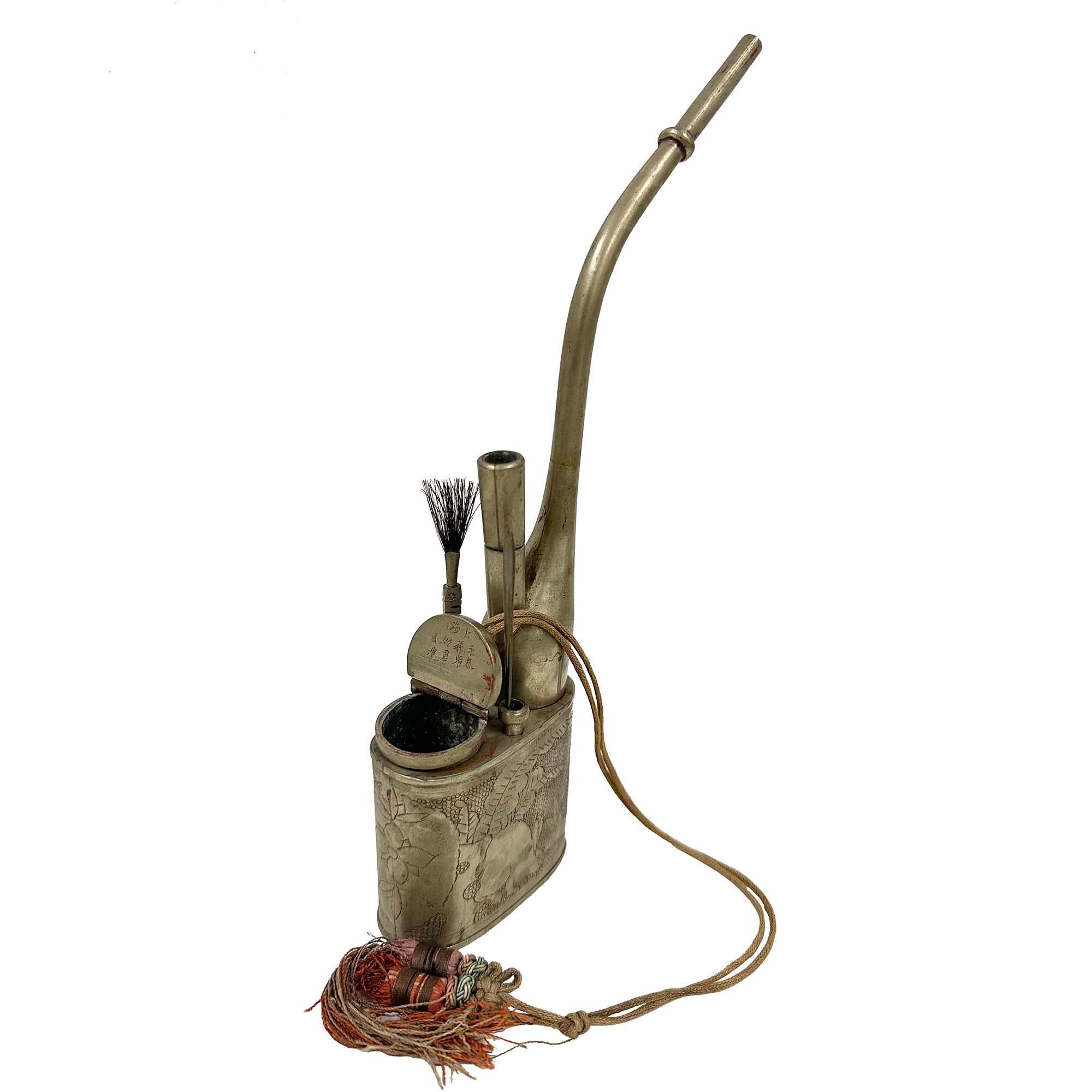 Hand-Crafted Late 19th Century Antique Chinese Water Pipe For Sale