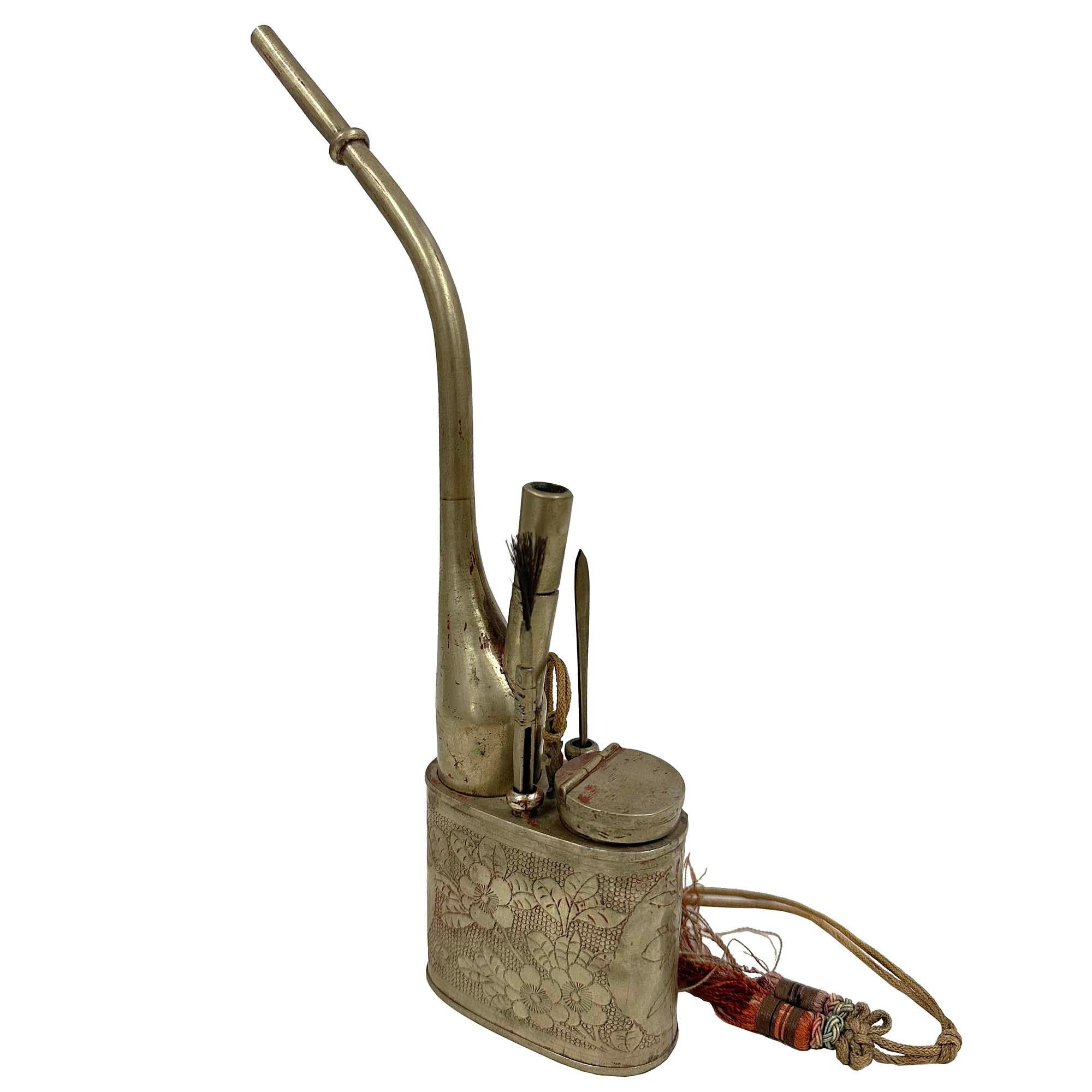 Copper Late 19th Century Antique Chinese Water Pipe For Sale