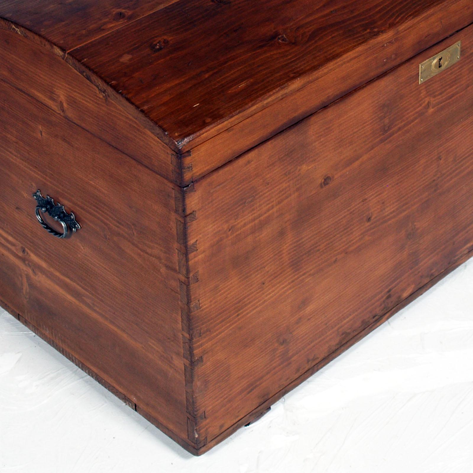 Italian Late 19th Century Antique Country Traveling Trunk Chest in Solid Pinewood