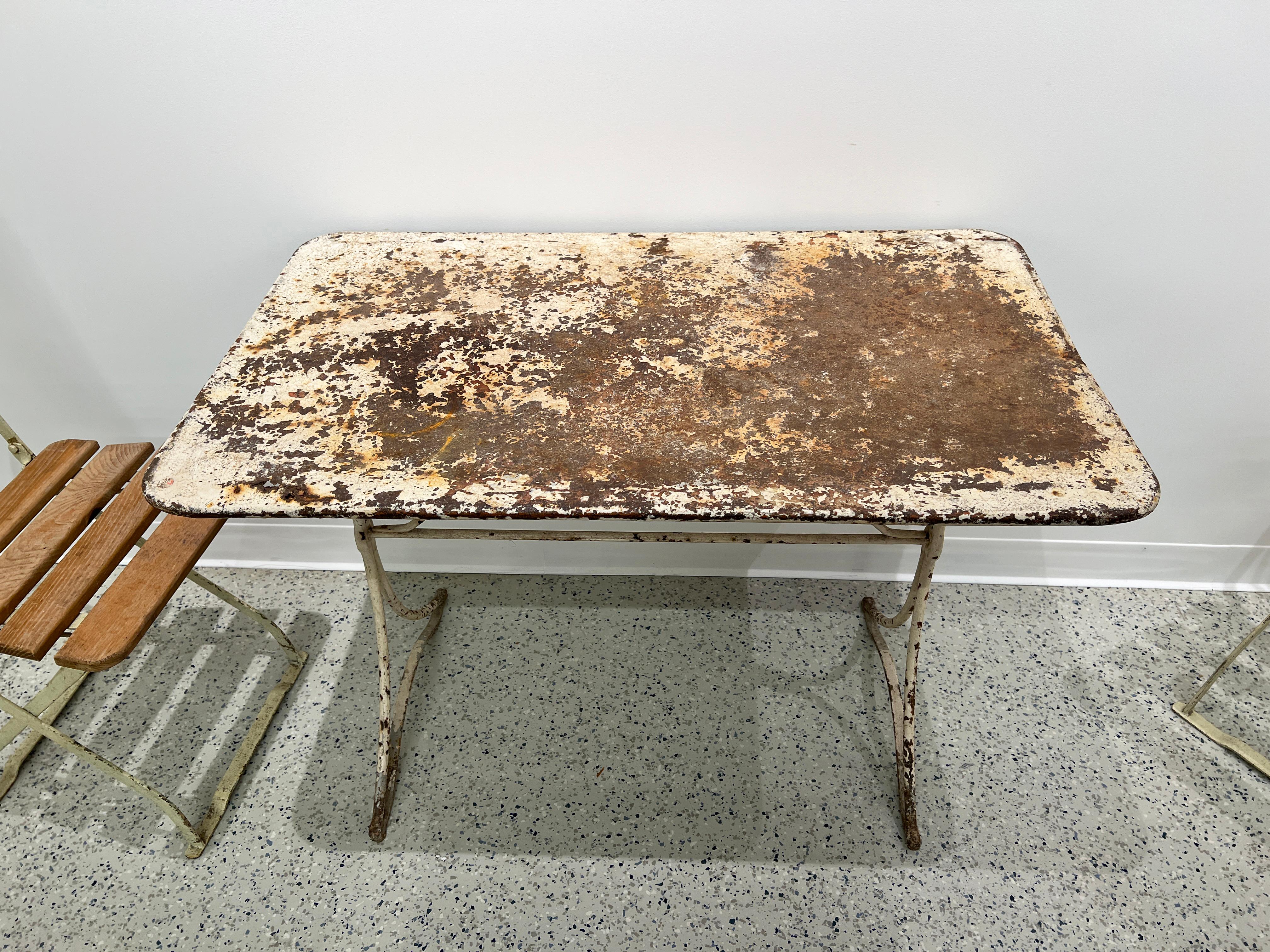 Late 19th Century Antique French Cafe Bistro Table and Three Chairs For Sale 7