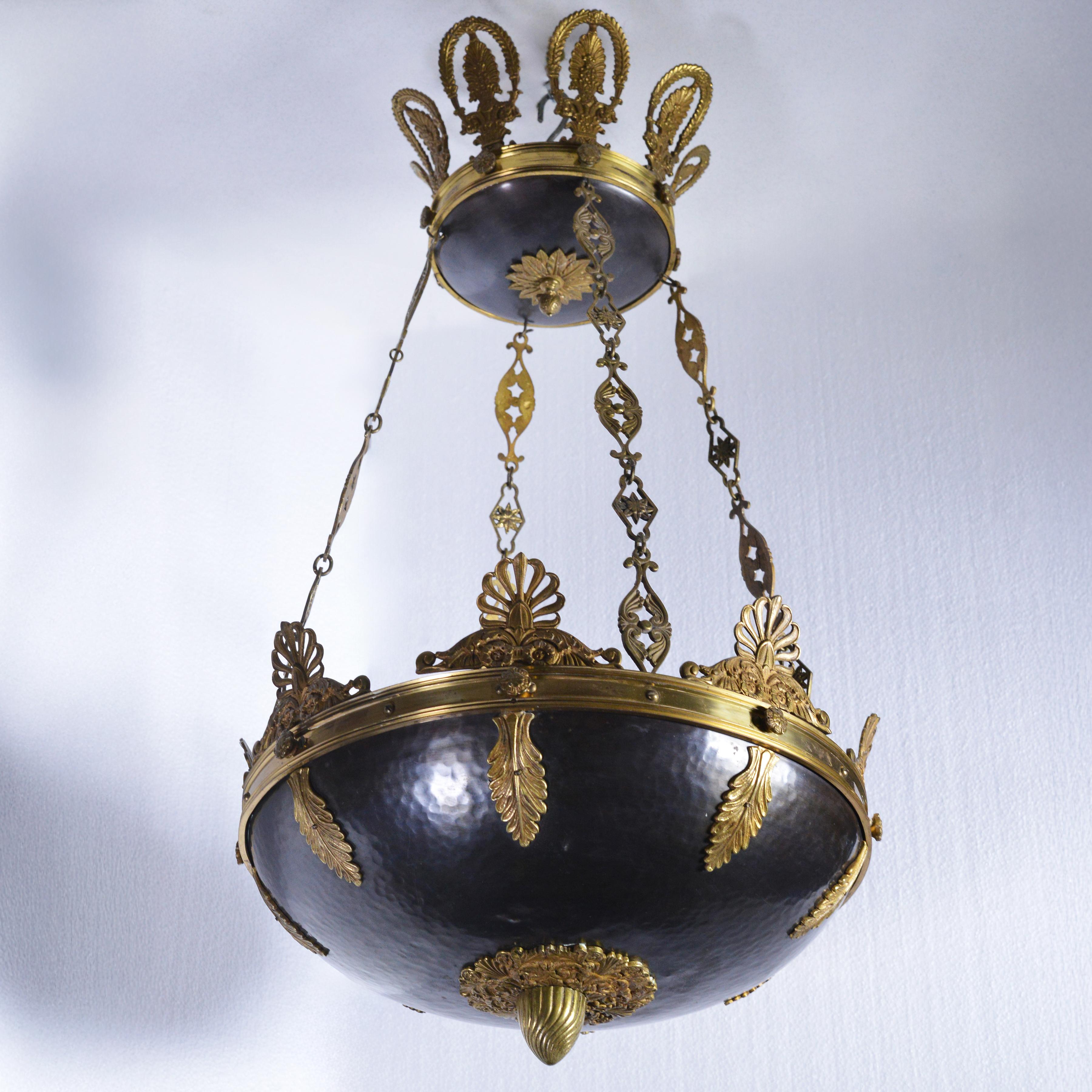 Neoimpero Lampadario francese impero in bronzo patinato e dorato della fine del XIX secolo in vendita