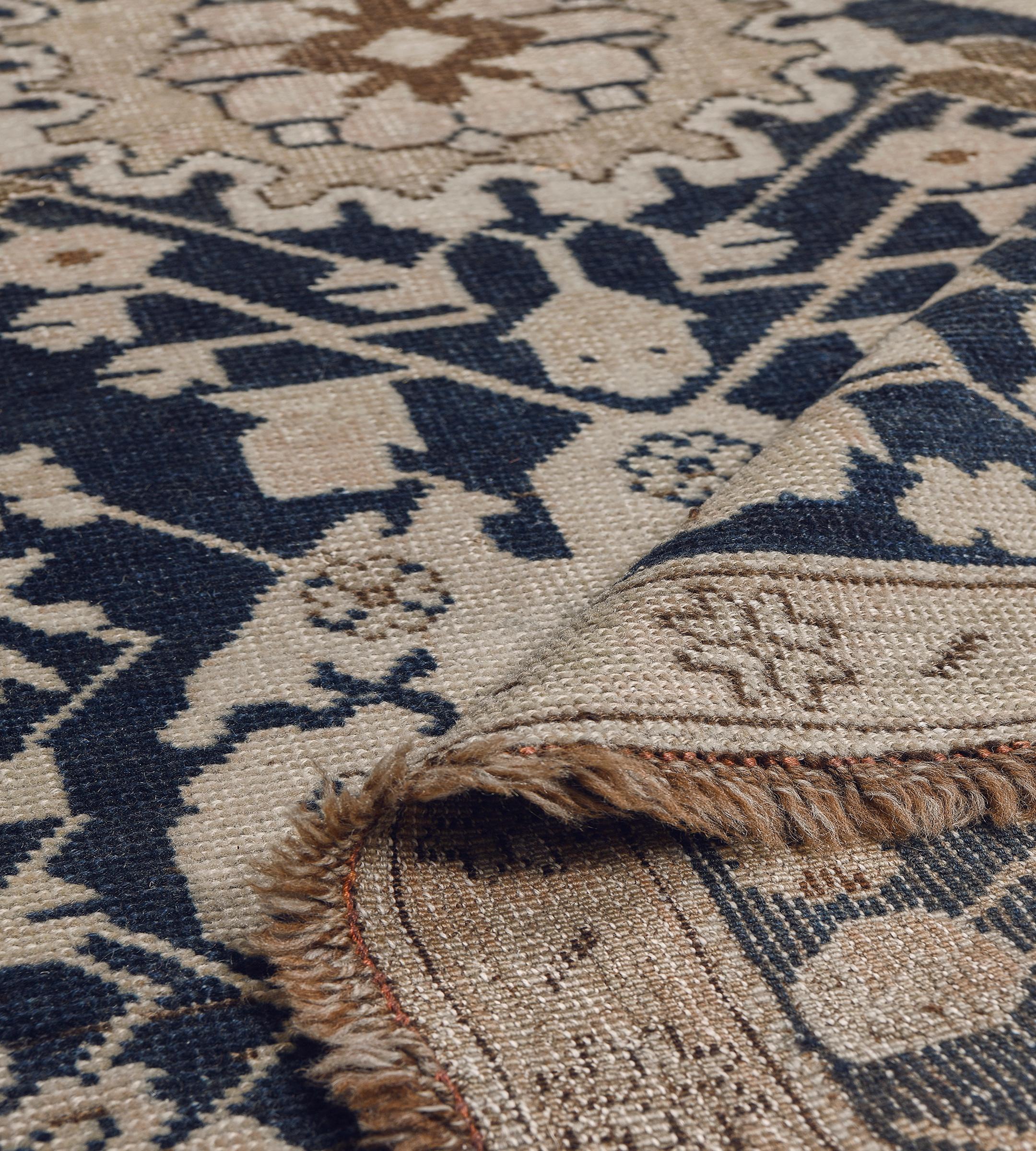 Fin du 19e siècle - Chemin de table antique en laine indigo à motifs floraux Karabagh, tissé à la main en vente 3