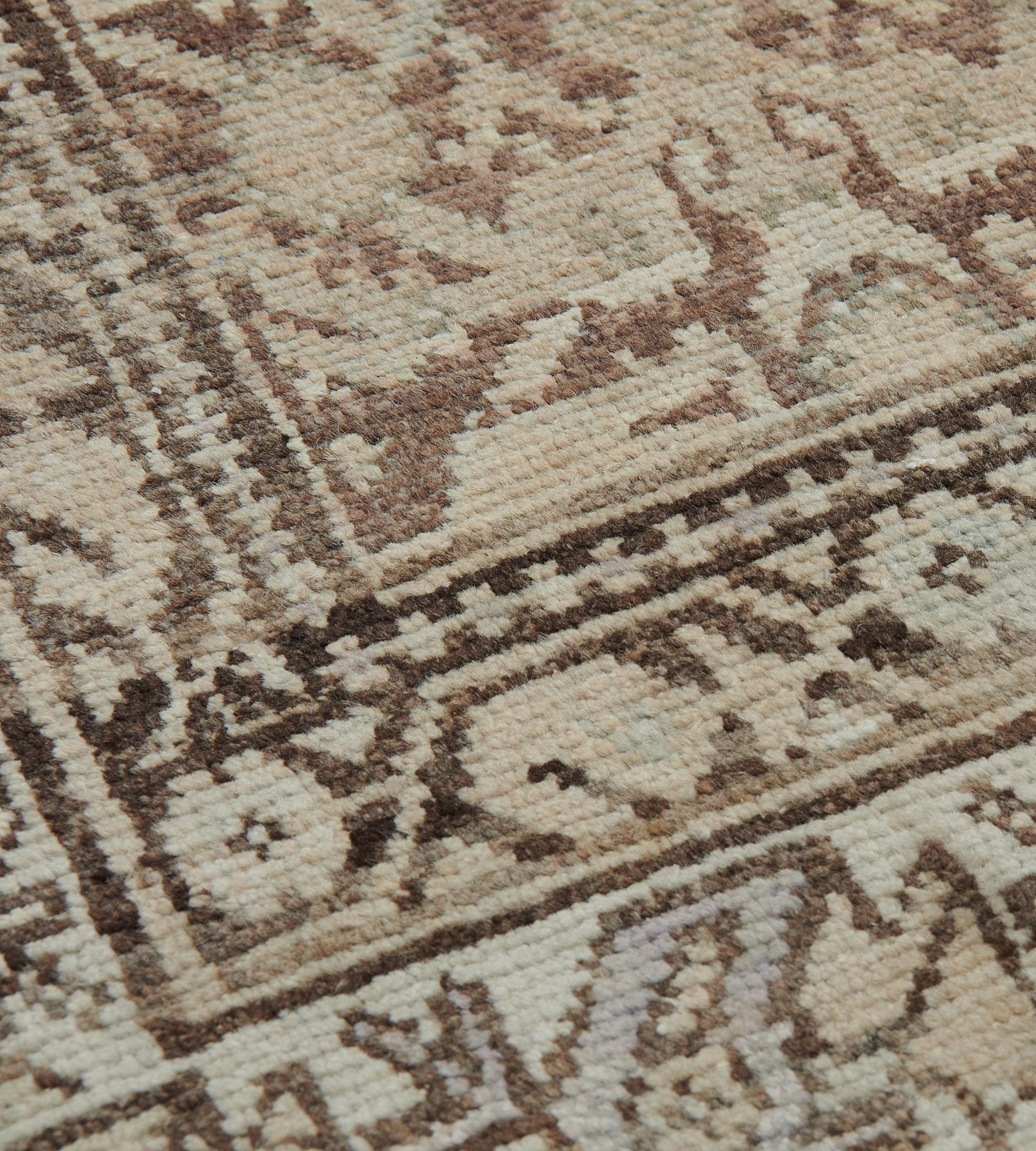Hand-Knotted Late 19th Century Antique Handwoven Wool Malayer Rug For Sale