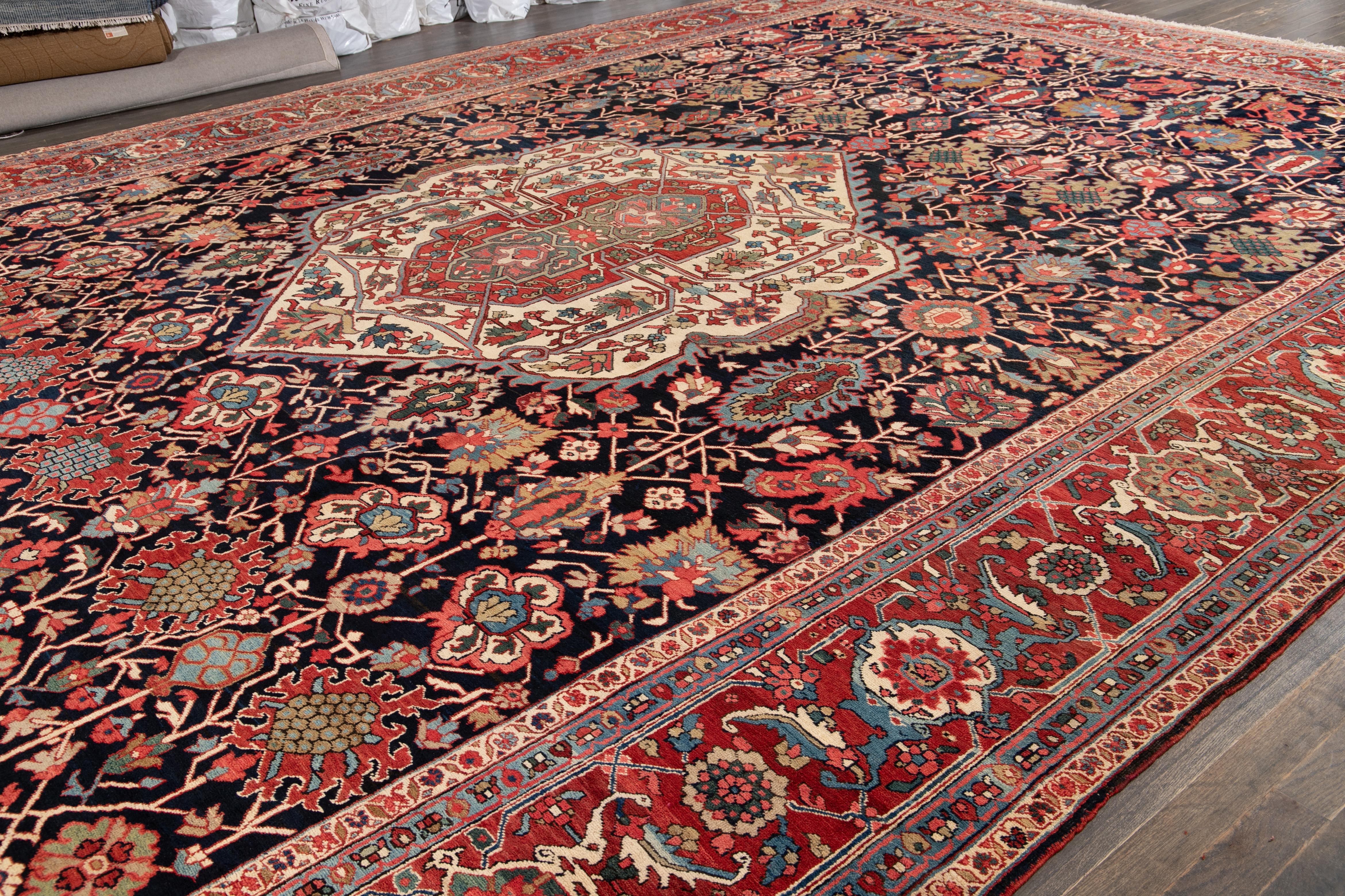 Antiker Heriz-Wollteppich in Übergröße aus dem späten 19 im Angebot 6