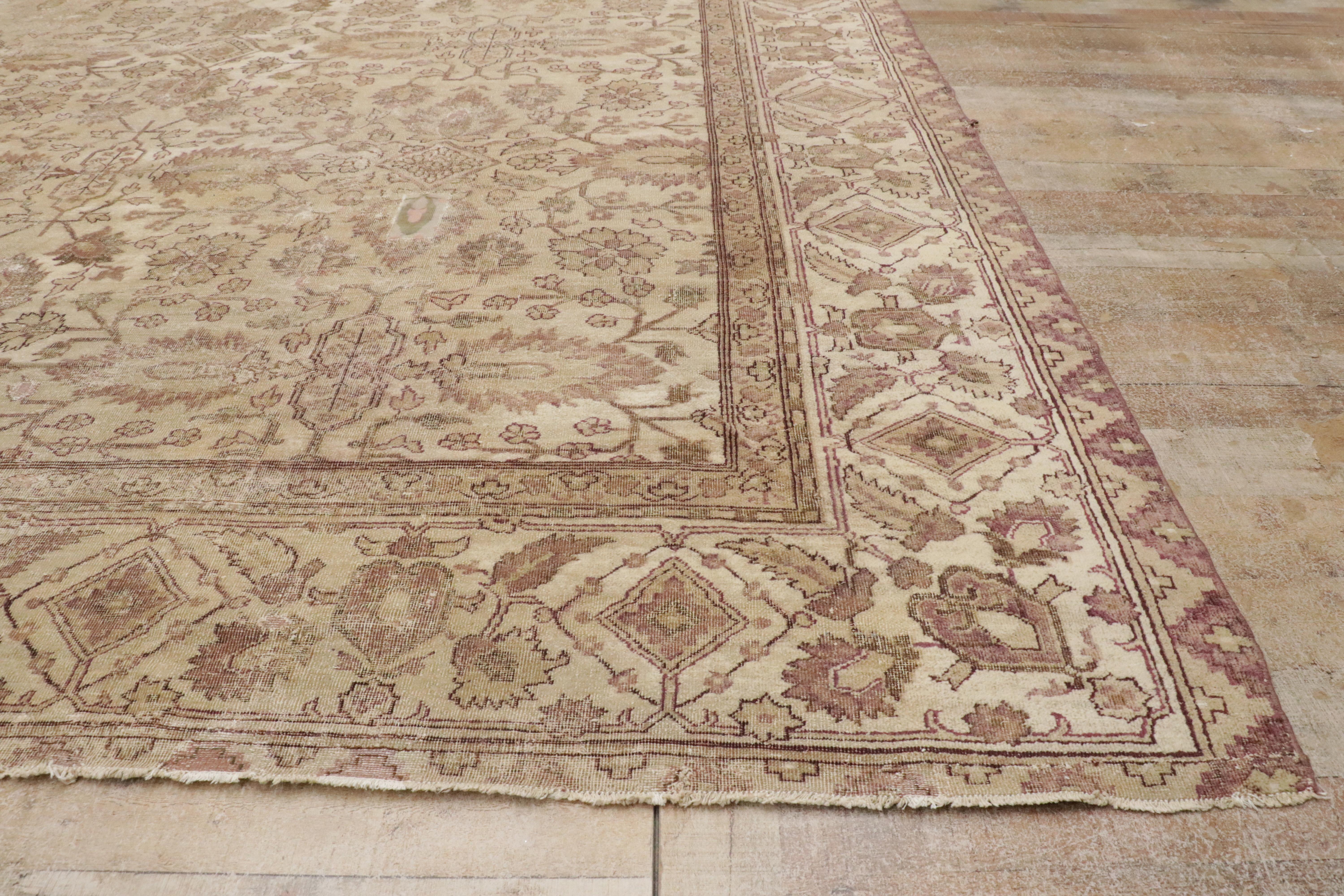 Antiker indischer Agra-Teppich des späten 19. Jahrhunderts mit traditionellem Stil im Angebot 3
