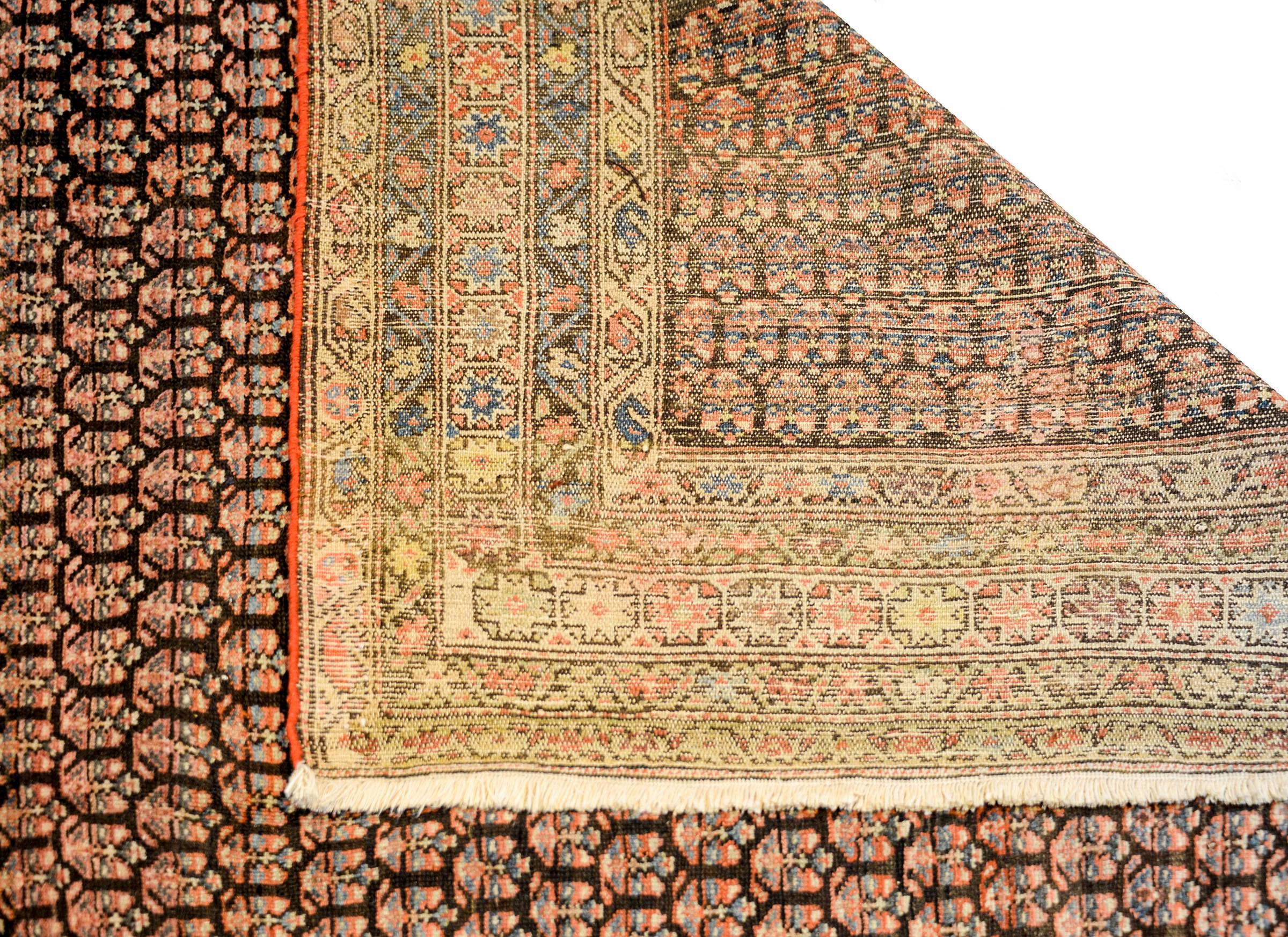 Late 19th Century Antique Malayer Rug In Good Condition In Chicago, IL