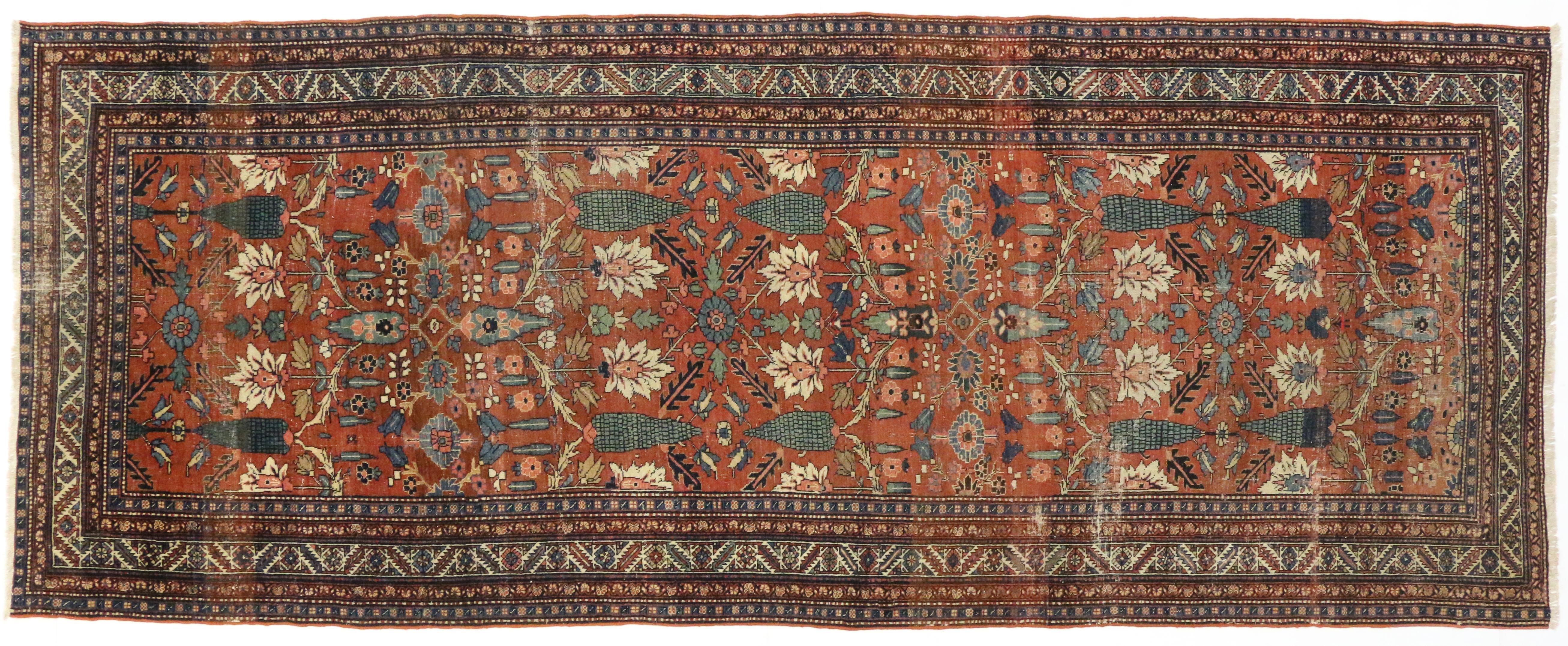Late 19th Century Antique Persian Bakshaish Gallery Rug with Arts & Crafts Style For Sale 6