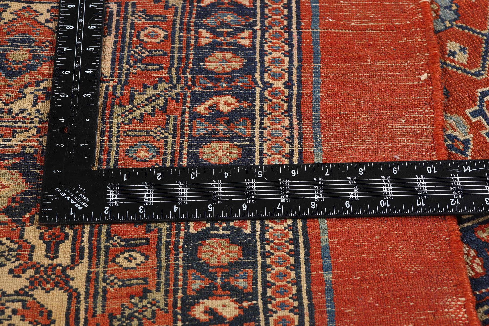 XIXe siècle Fin du 19e siècle Tapis Bibikabad persan ancien de style Modernity en vente