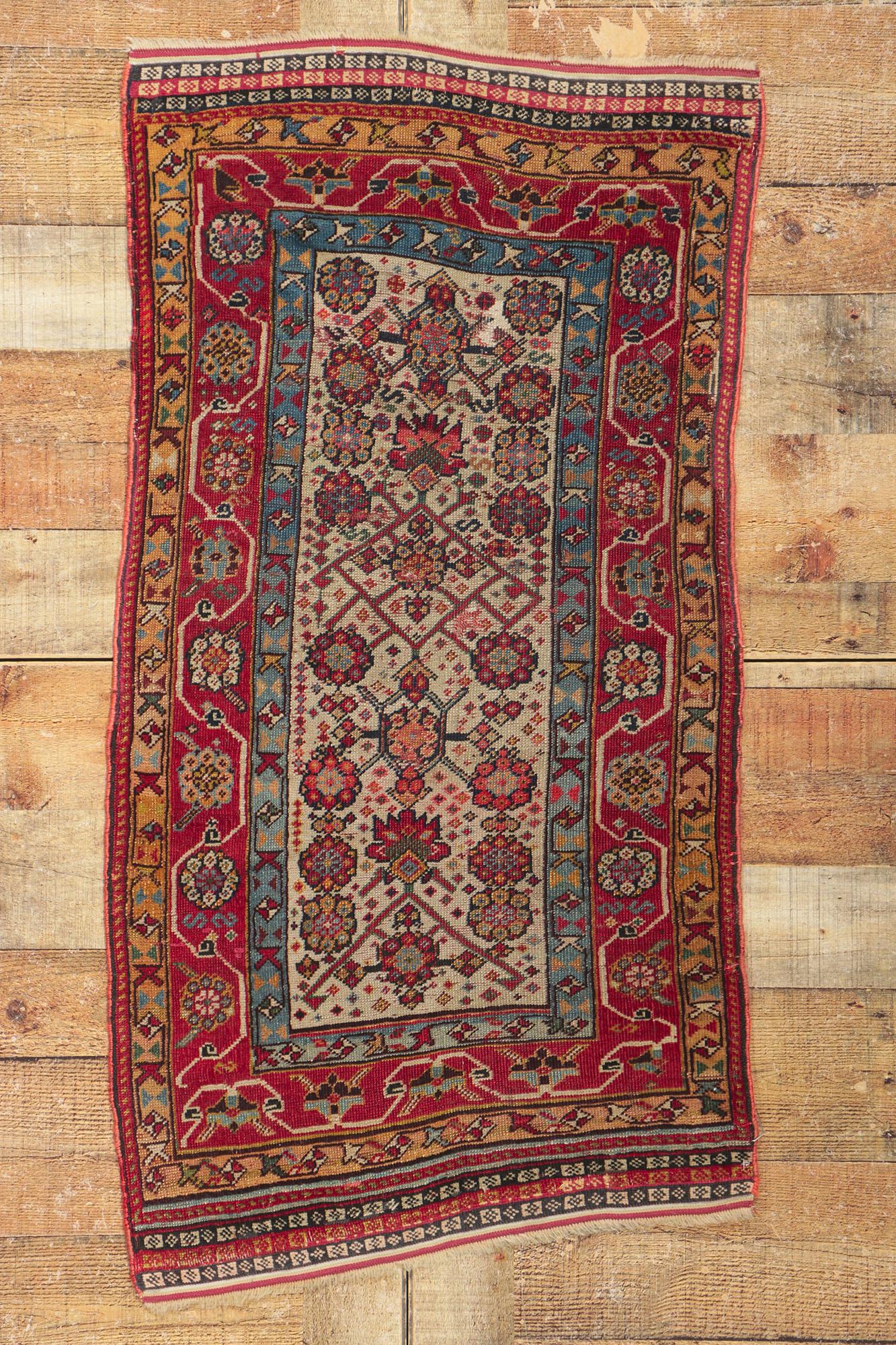 Late 19th Century Antique Persian Gashghaie Rug In Distressed Condition For Sale In Dallas, TX
