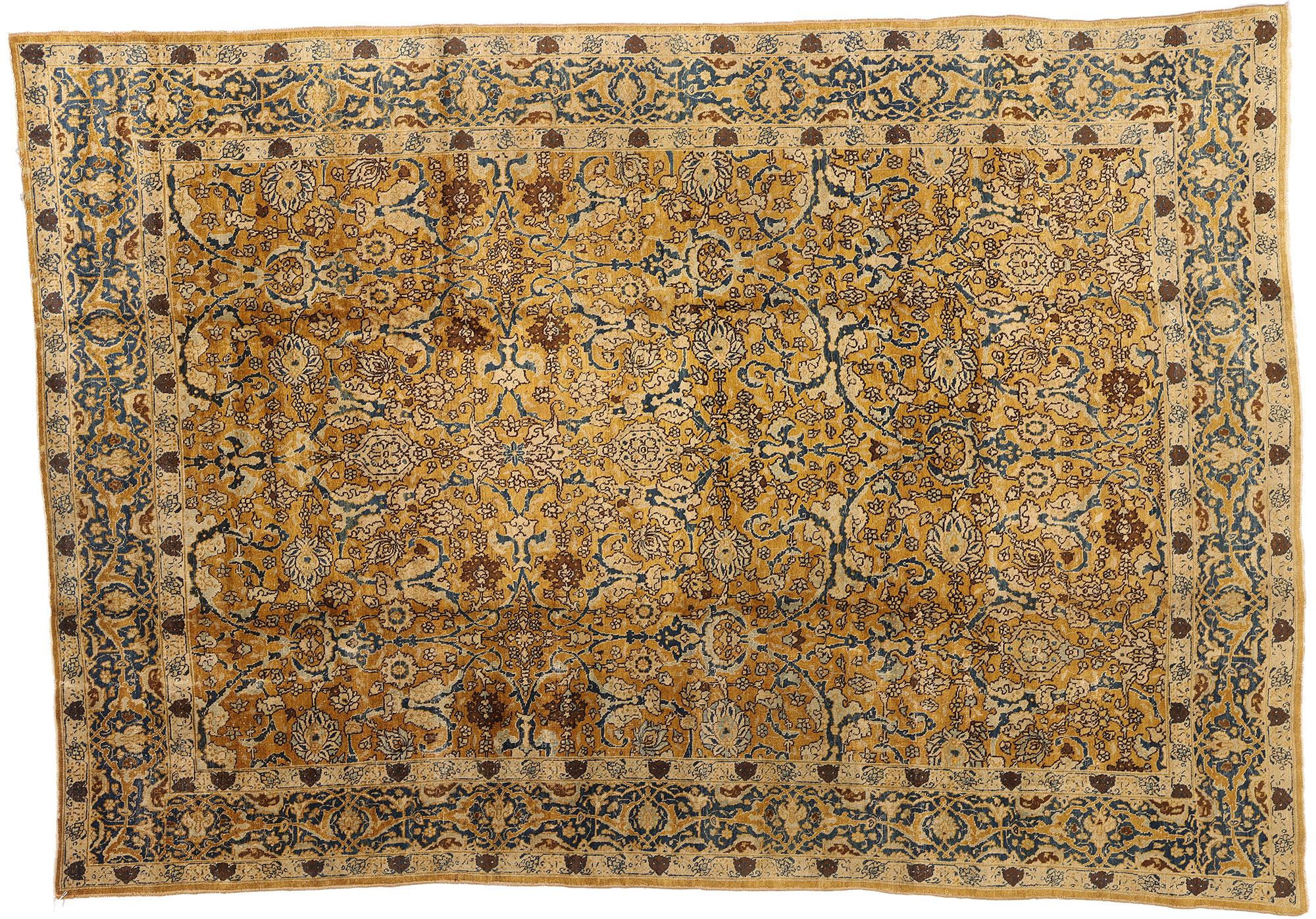 Late 19th Century Antique Persian Kerman Carpet with Traditional Style For Sale 4