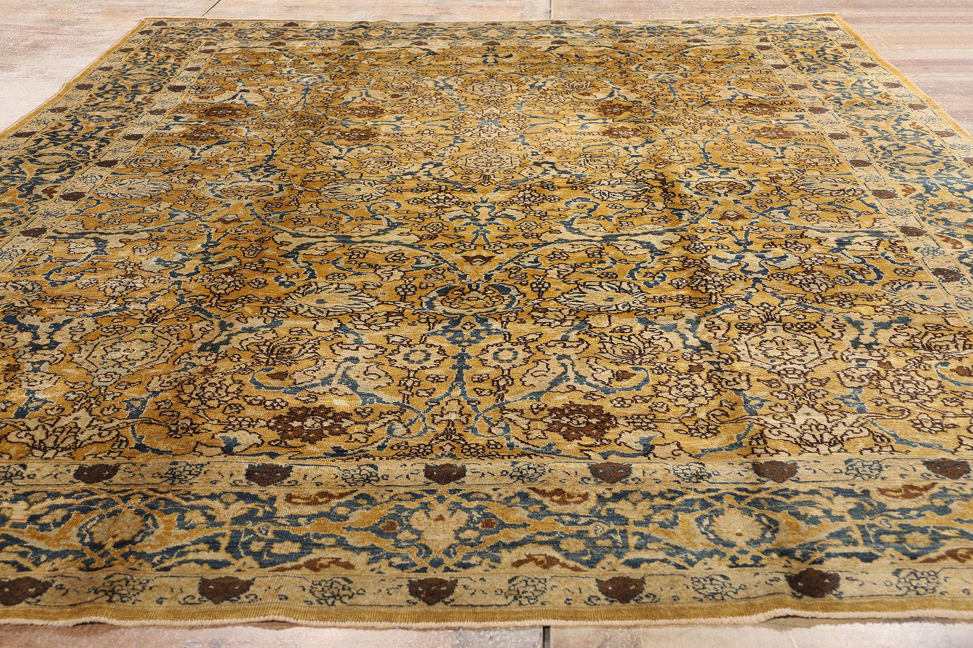 Late 19th Century Antique Persian Kerman Carpet with Traditional Style For Sale 1