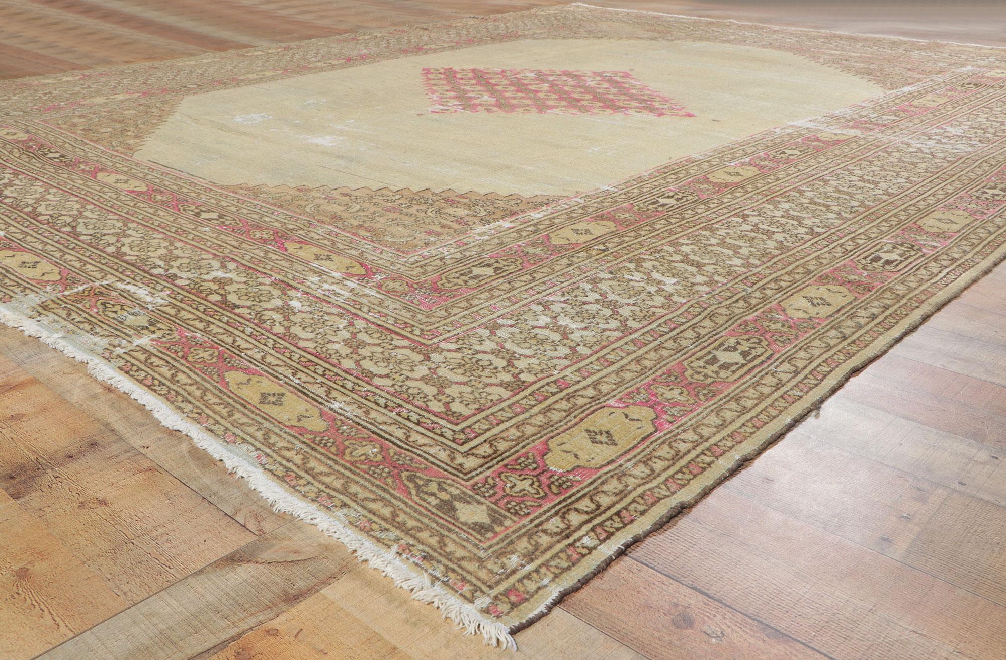 Tapis persan ancien de la fin du XIXe siècle de style manoir anglais en vente 3