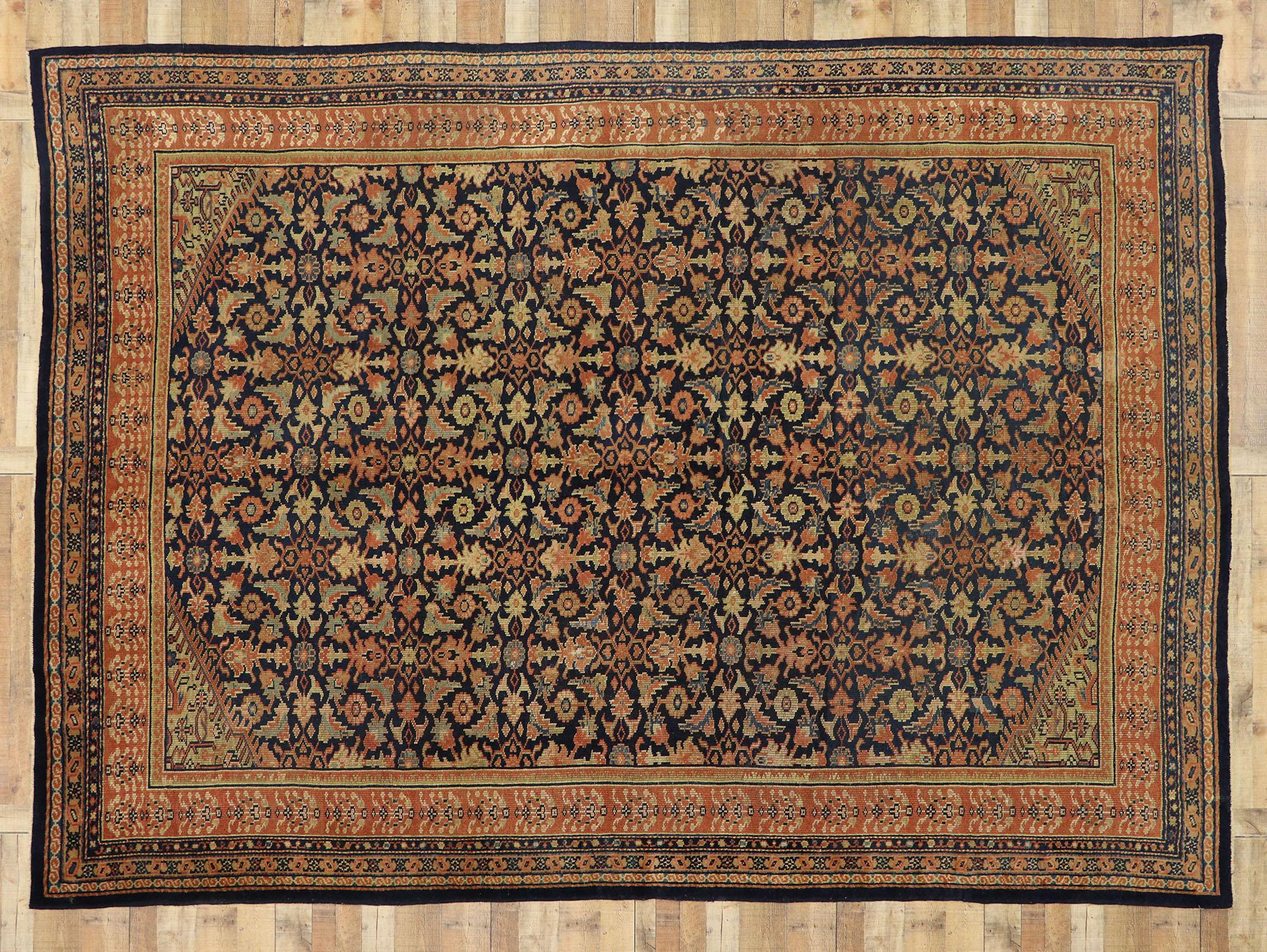 Tapis persan ancien de la fin du XIXe siècle de style anglais traditionnel en vente 1