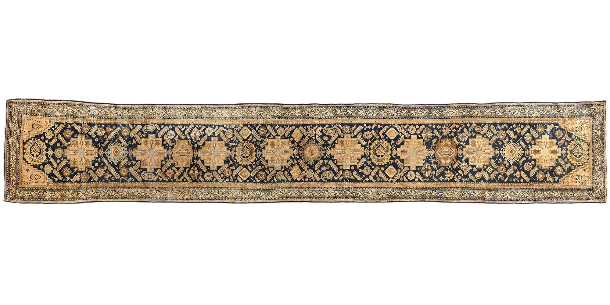 Late 19th Century Antique Persian Malayer Carpet with Modern Style For Sale 6