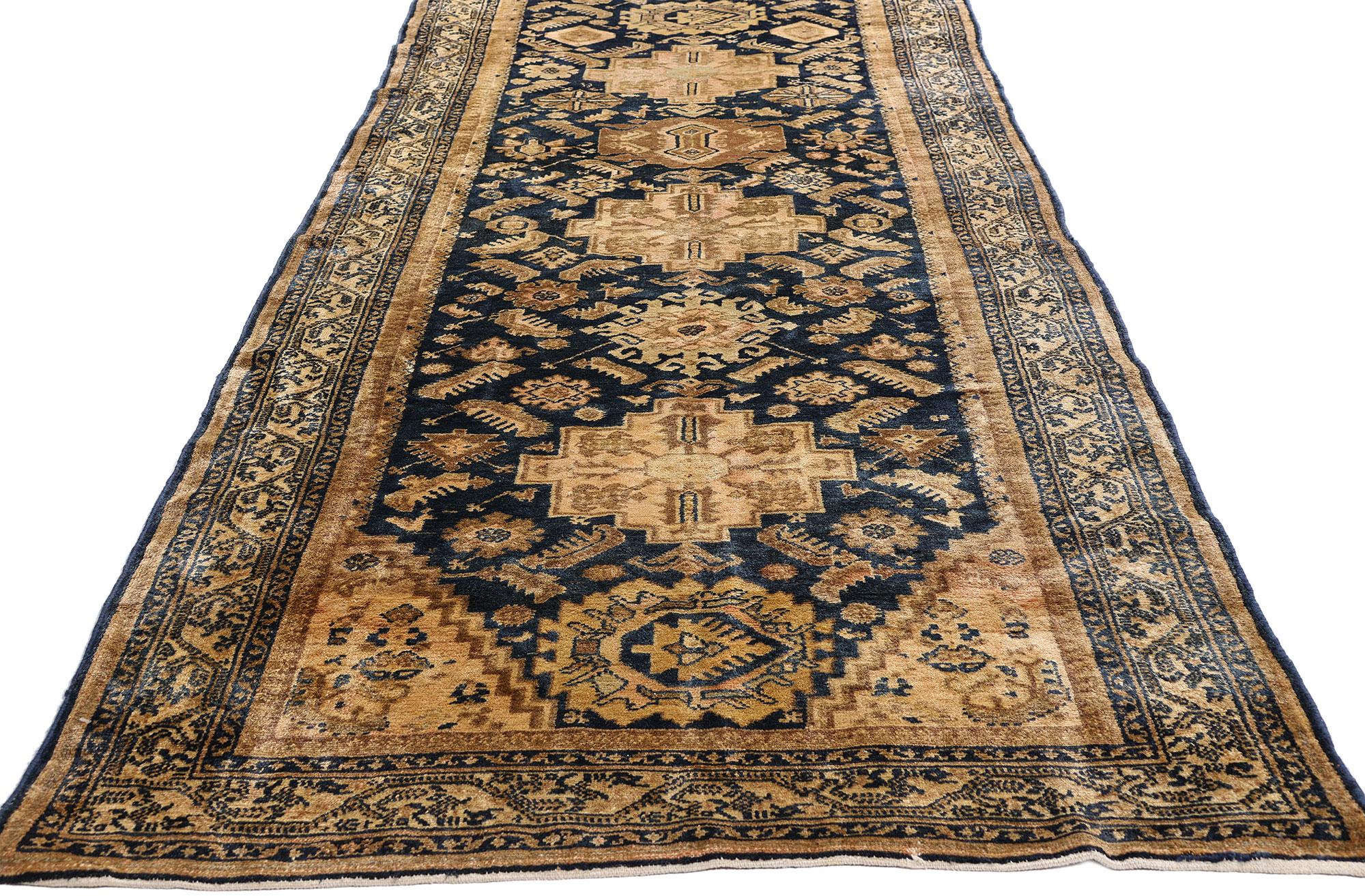 Late 19th Century Antique Persian Malayer Carpet with Modern Style In Good Condition For Sale In Dallas, TX