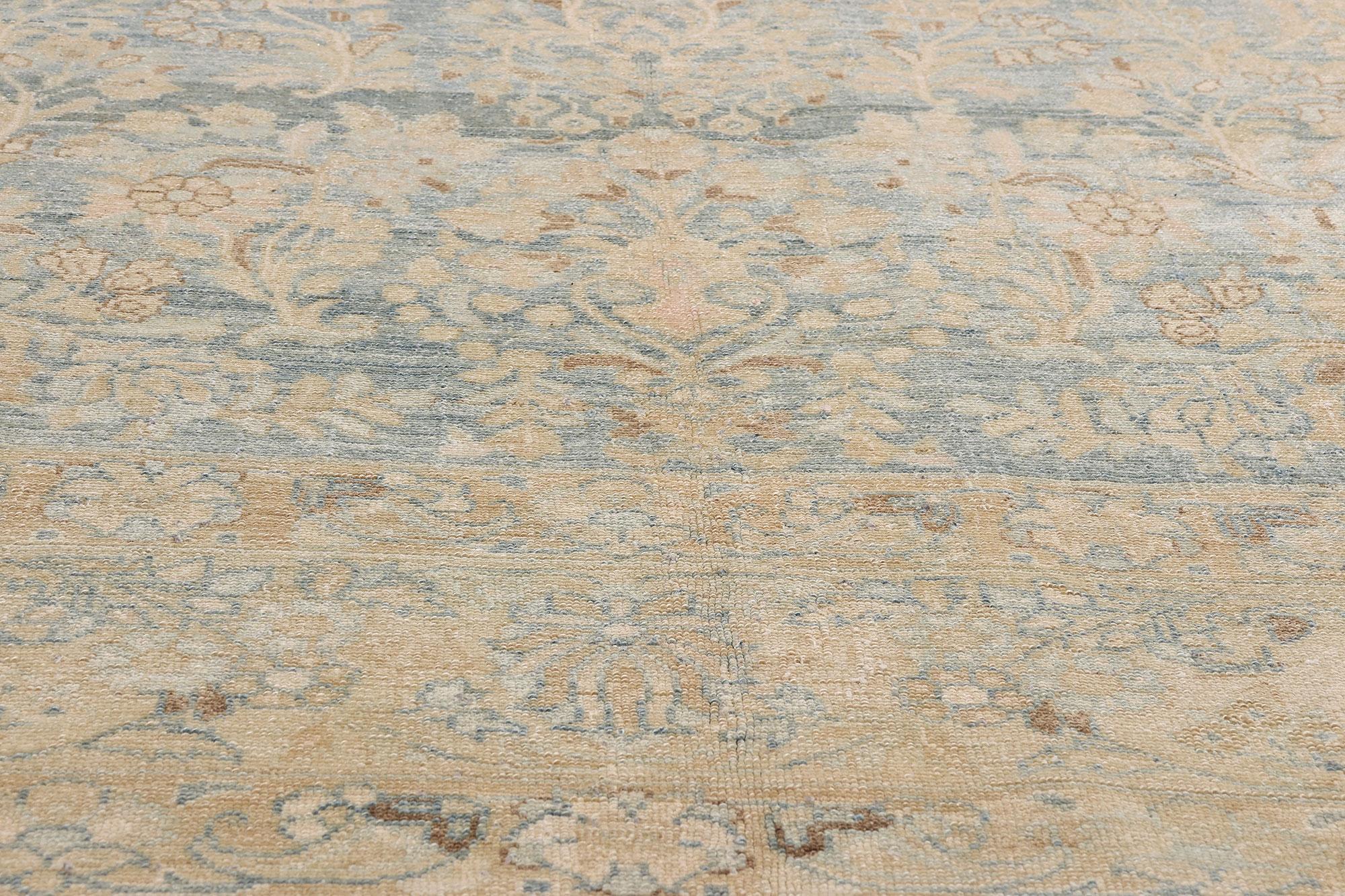 Antiker persischer Malayer-Teppich des späten 19. Jahrhunderts mit modernem Stil im Zustand „Starke Gebrauchsspuren“ im Angebot in Dallas, TX
