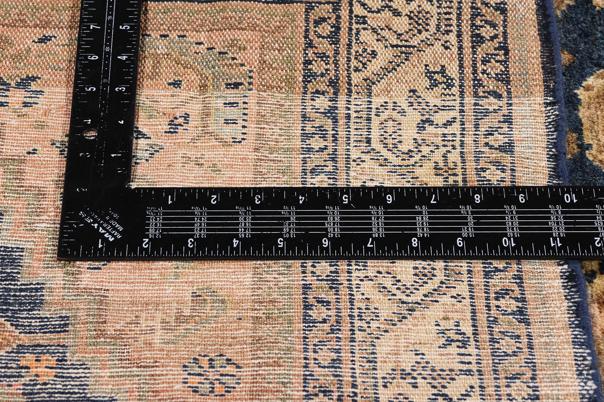 Late 19th Century Antique Persian Malayer Carpet with Modern Style For Sale 2