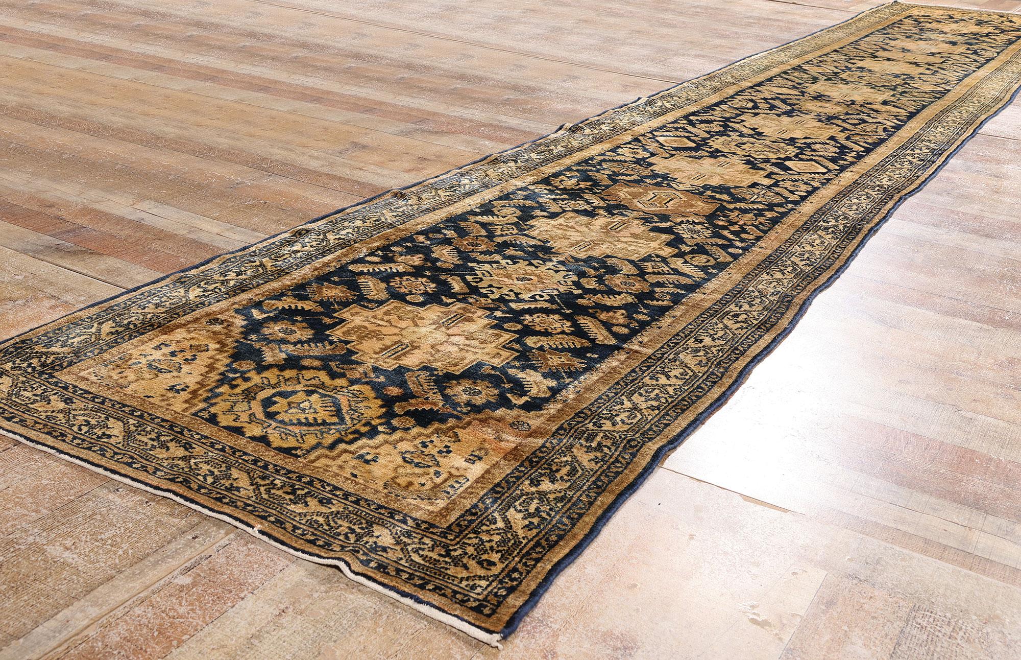 Late 19th Century Antique Persian Malayer Carpet with Modern Style For Sale 3