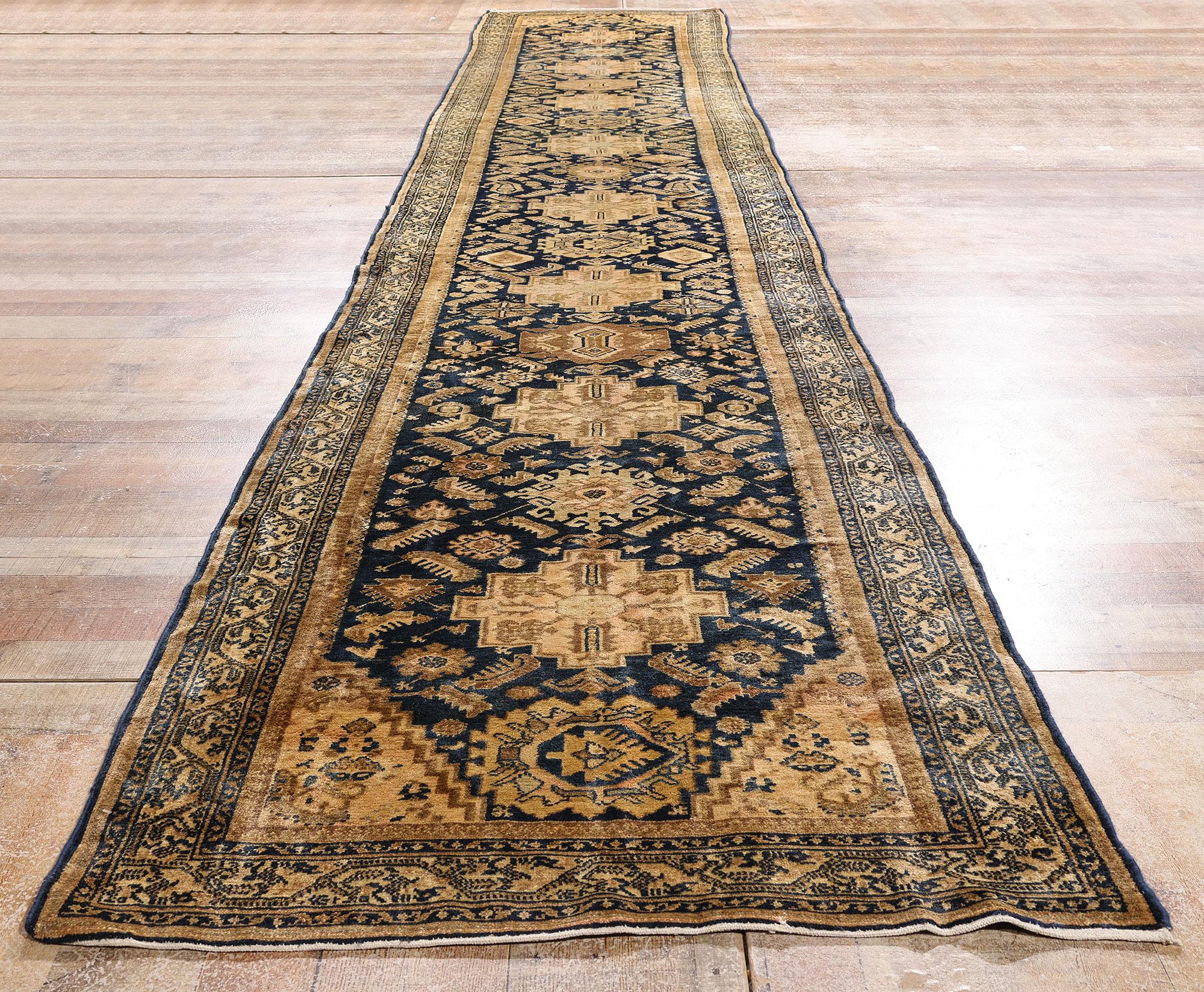Late 19th Century Antique Persian Malayer Carpet with Modern Style For Sale 4