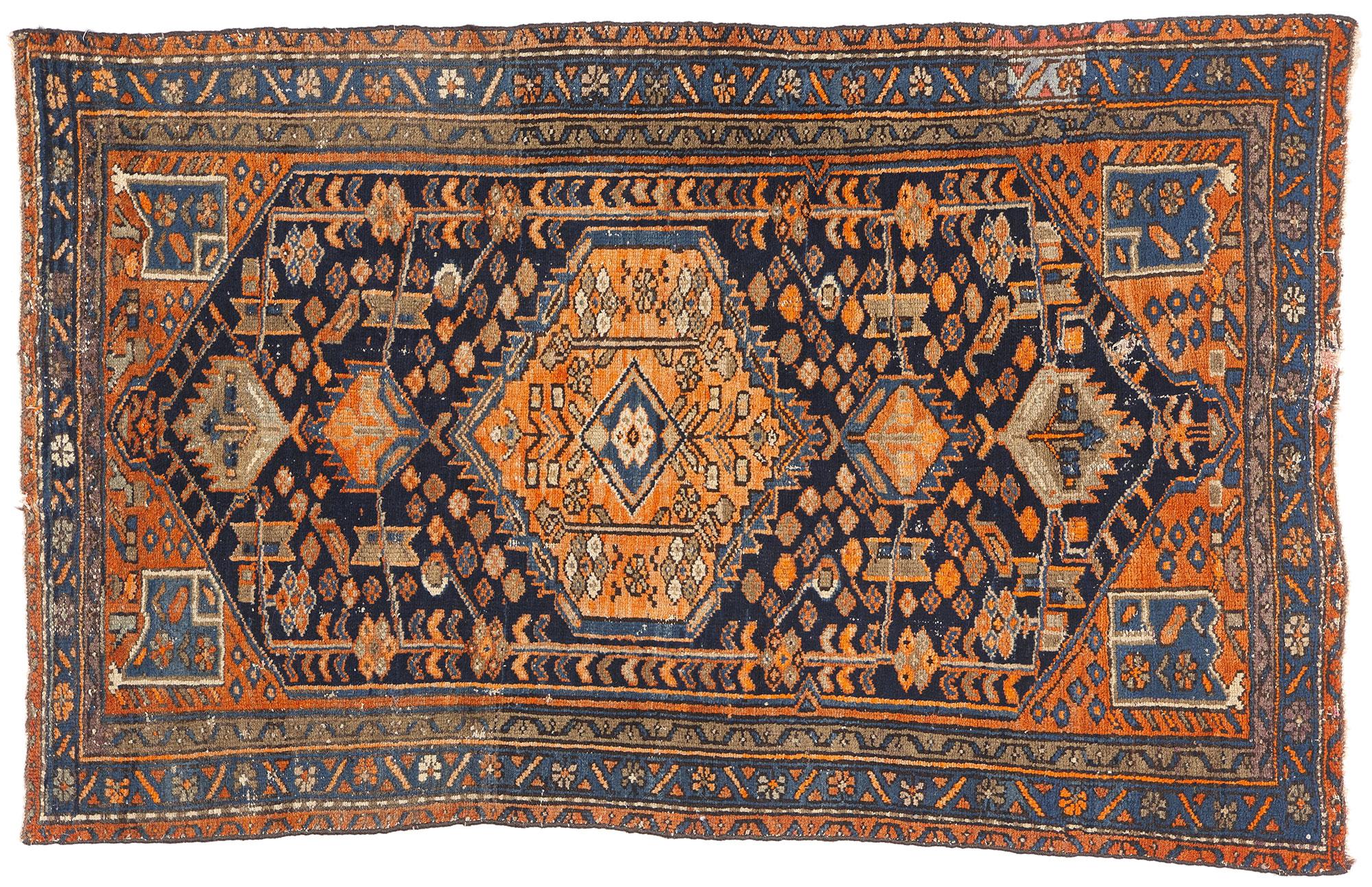 Late 19th Century Antique Persian Malayer Carpet with Traditional Style For Sale 6
