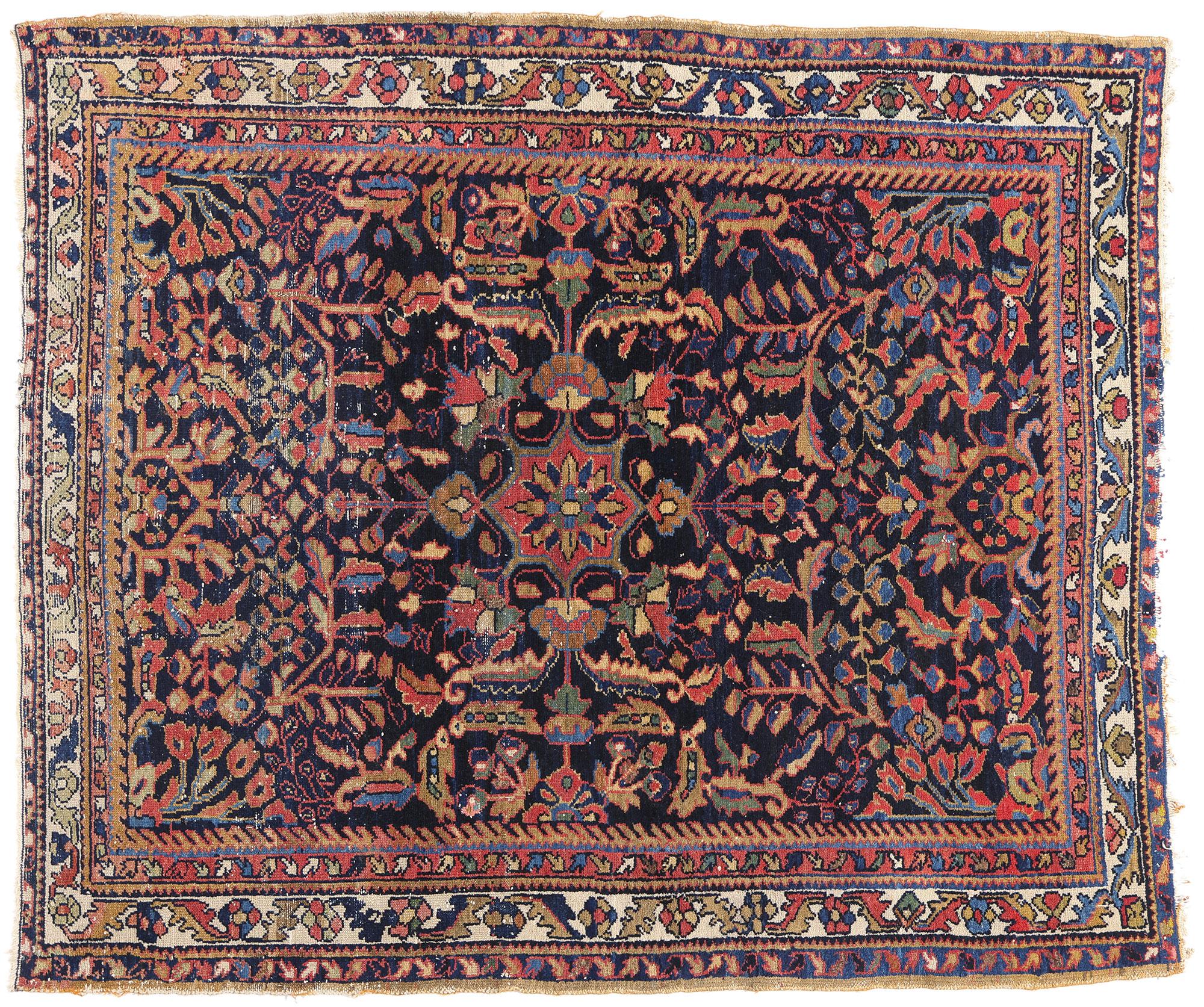 Late 19th Century Antique Persian Malayer Carpet with Traditional Style For Sale 5