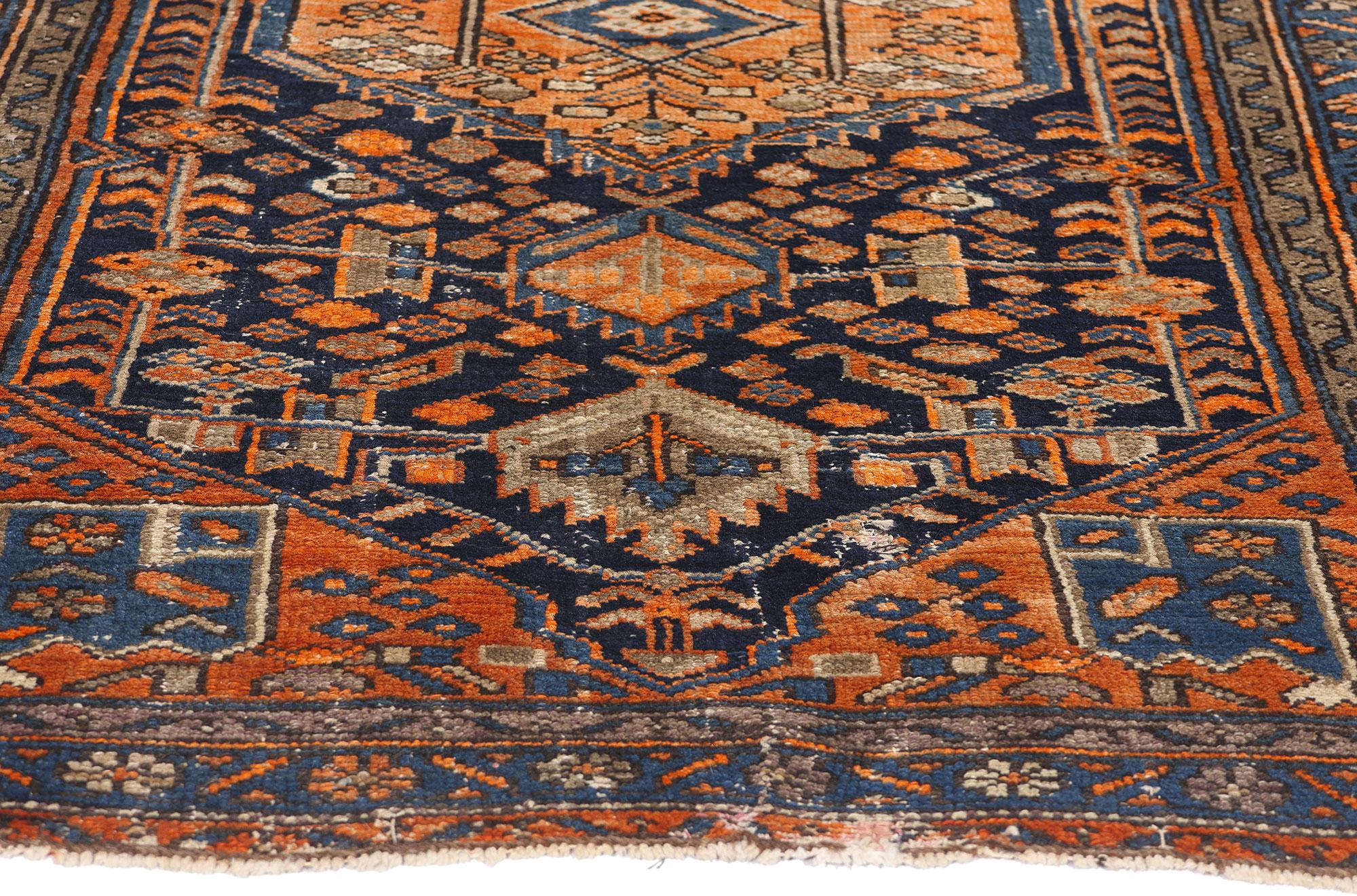 Late 19th Century Antique Persian Malayer Carpet with Traditional Style In Distressed Condition For Sale In Dallas, TX