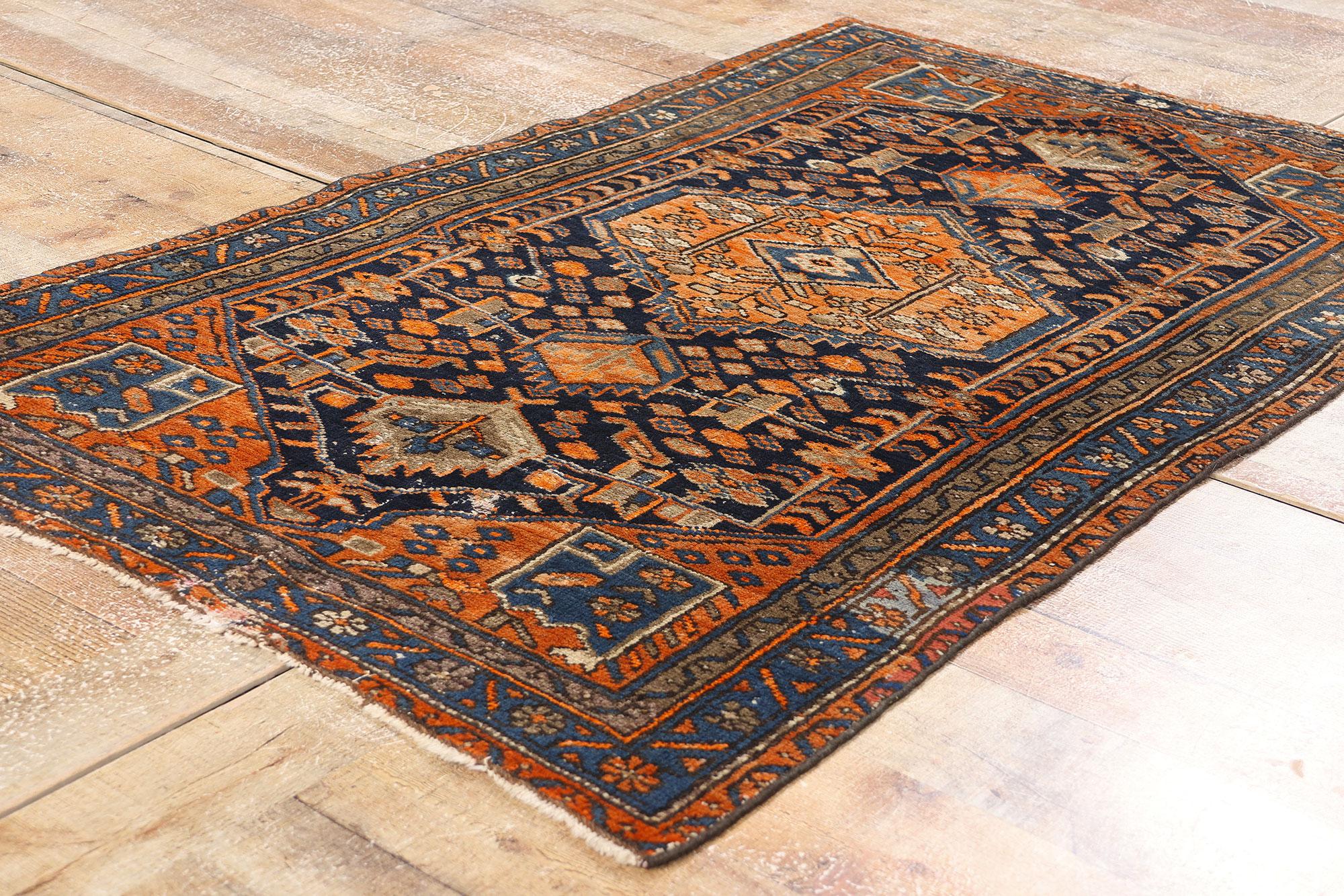 Late 19th Century Antique Persian Malayer Carpet with Traditional Style For Sale 3