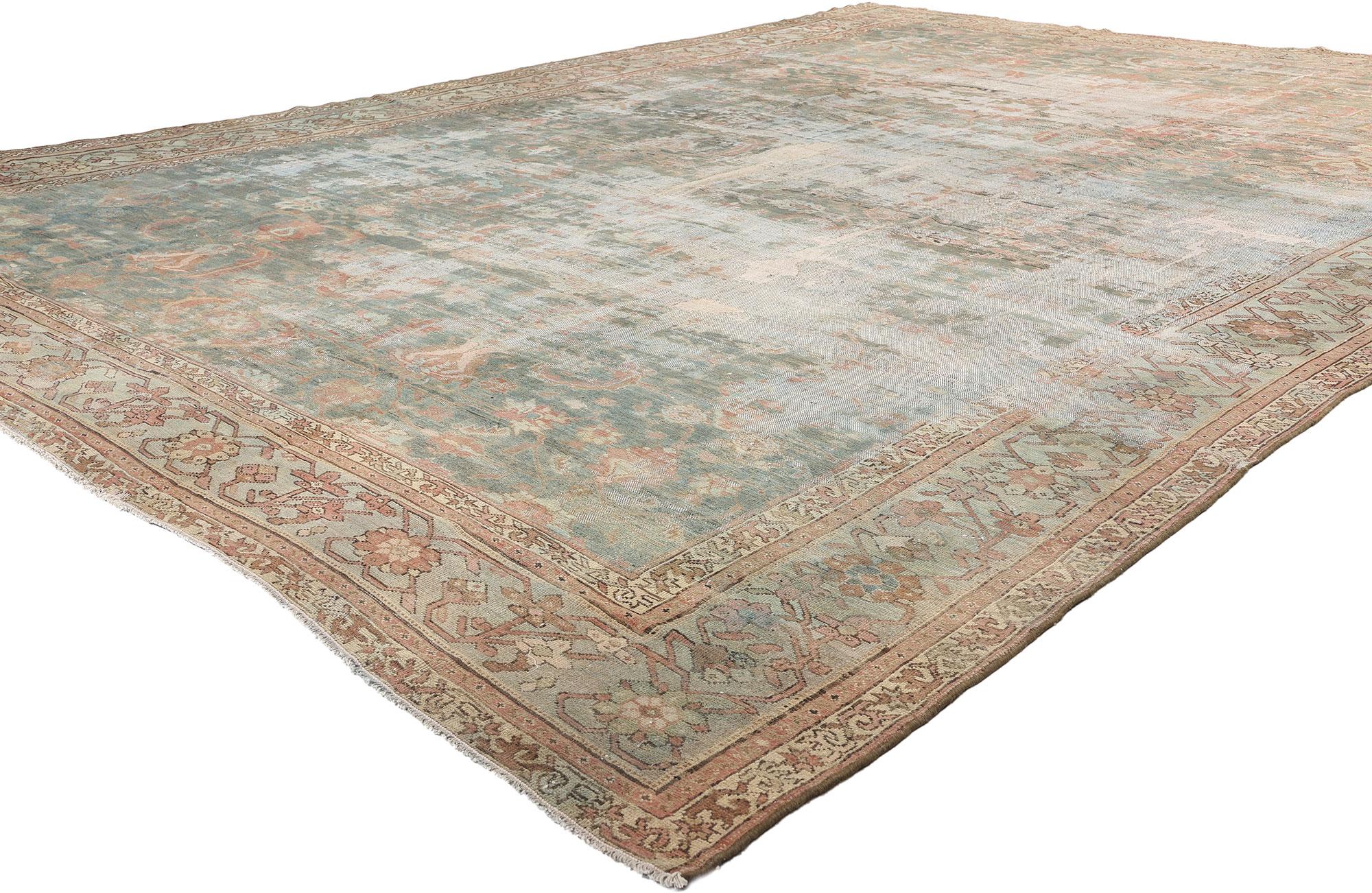 76708 Tappeto antico persiano Malayer della fine del 19° secolo 10'06 x 13'06. Questo squisito tappeto persiano Malayer antico, annodato a mano, della fine del XIX secolo, è una testimonianza del passare del tempo, in cui la storia e l'arte