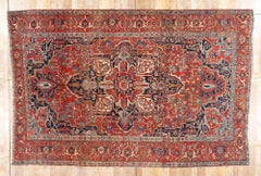 Late 19th Century Antique Persian Serapi Carpet with Traditional Style