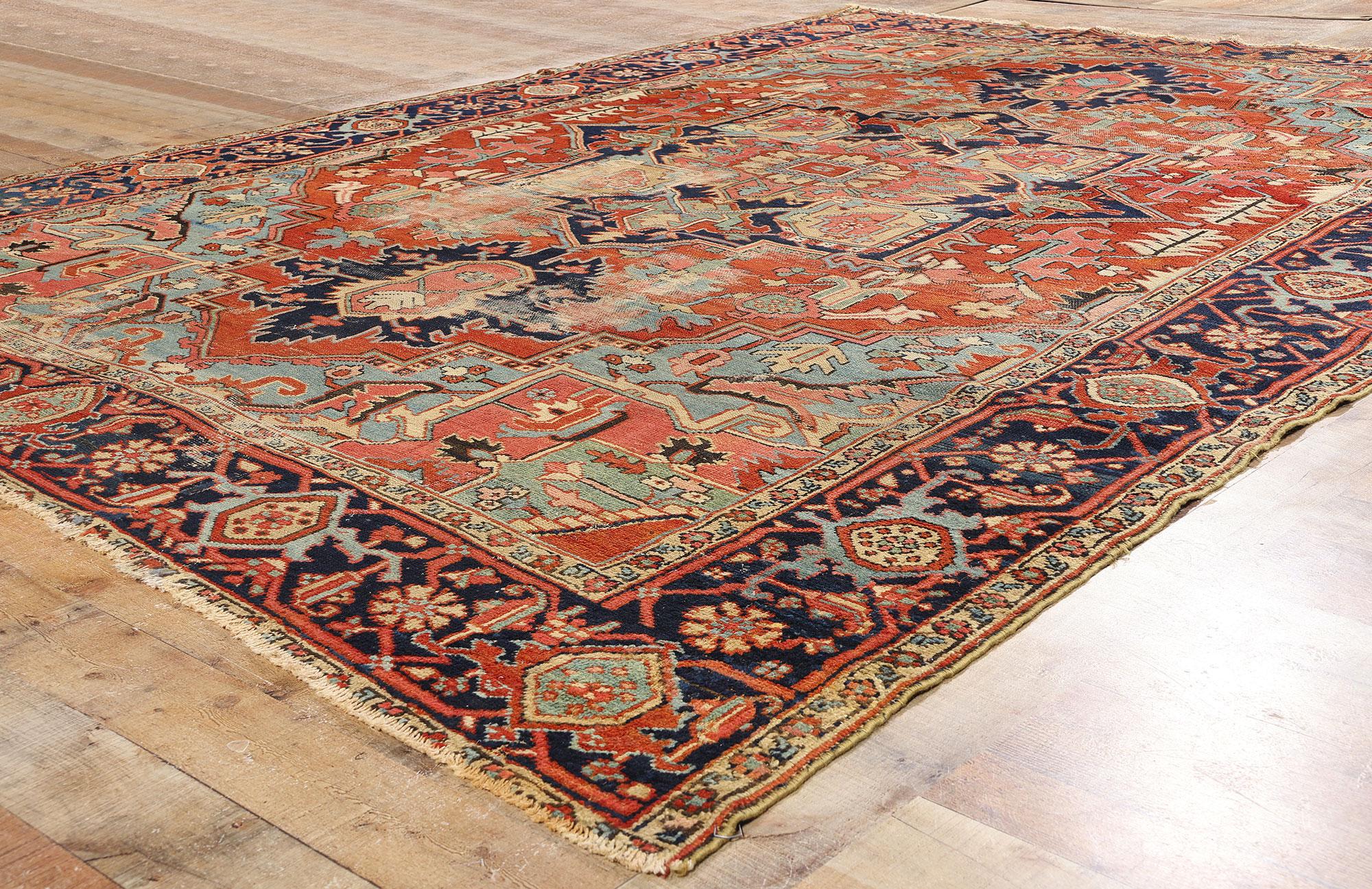 Antiker persischer Serapi-Teppich des späten 19. Jahrhunderts mit traditionellem Stil im Zustand „Starke Gebrauchsspuren“ im Angebot in Dallas, TX