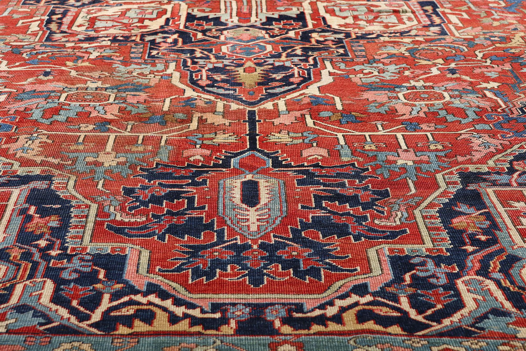 Wool Late 19th Century Antique Persian Serapi Carpet with Traditional Style For Sale