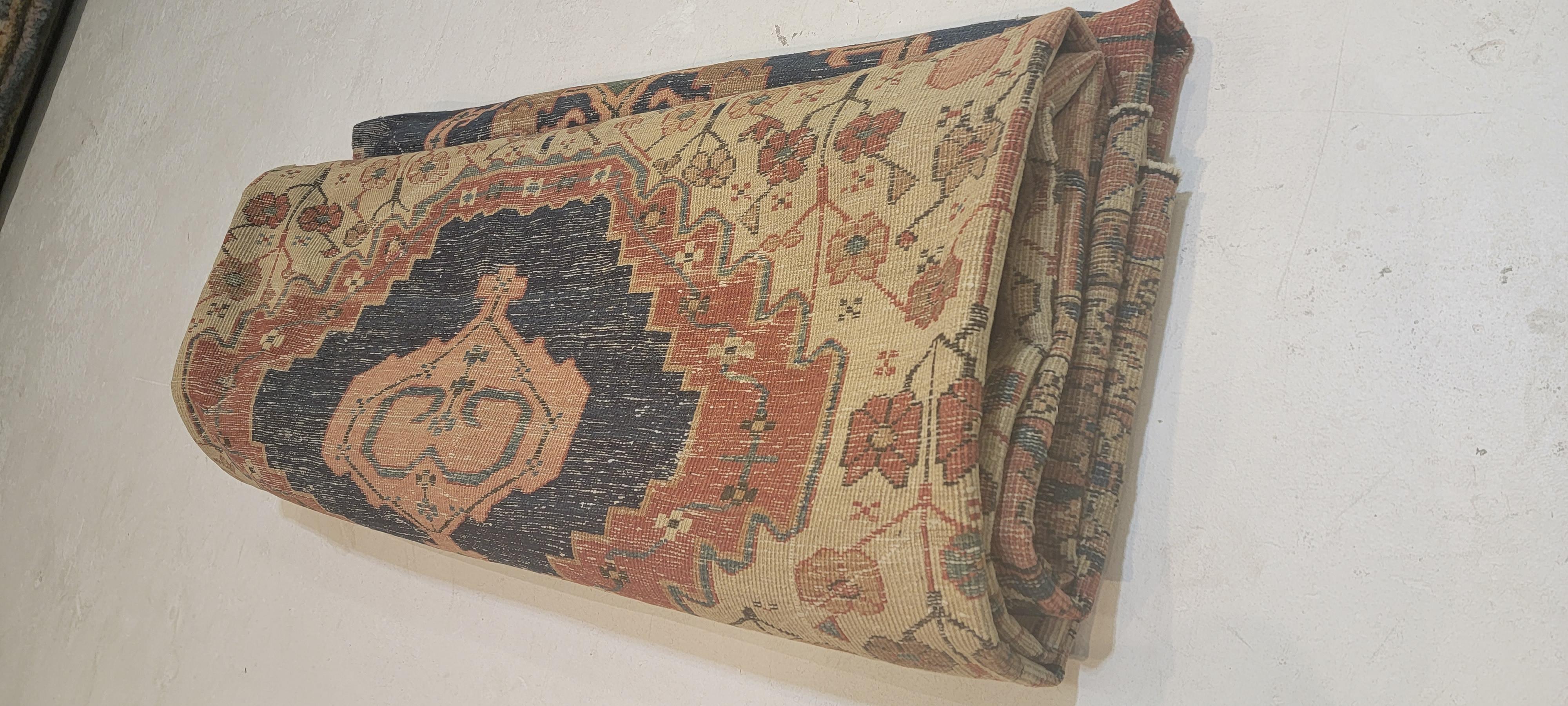 Late 19th Century Antique Persian Serapi Bakhshayesh Rug For Sale 12