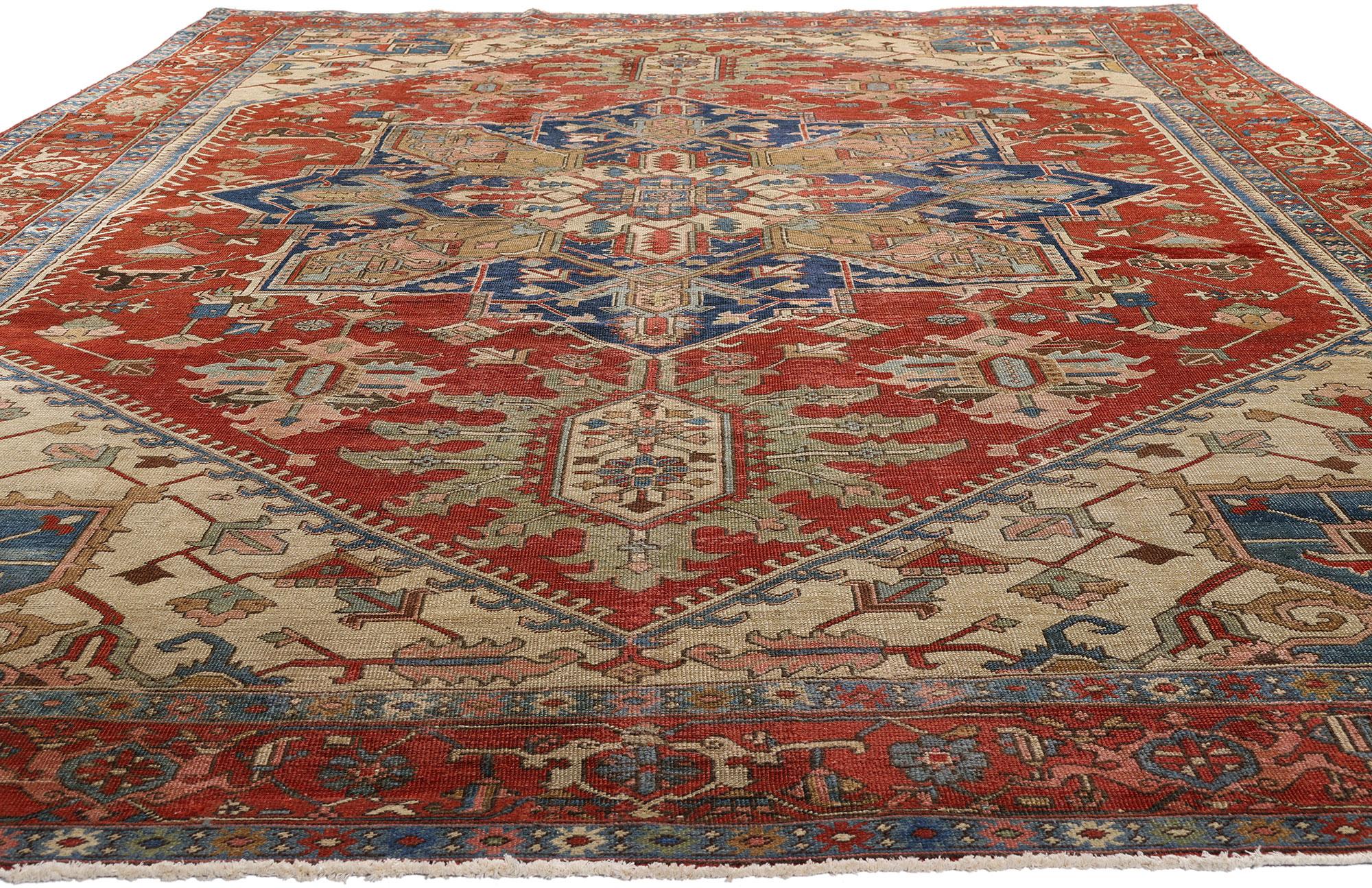 Late 19th Century Antique Persian Serapi Rug with Modern Style For Sale 4
