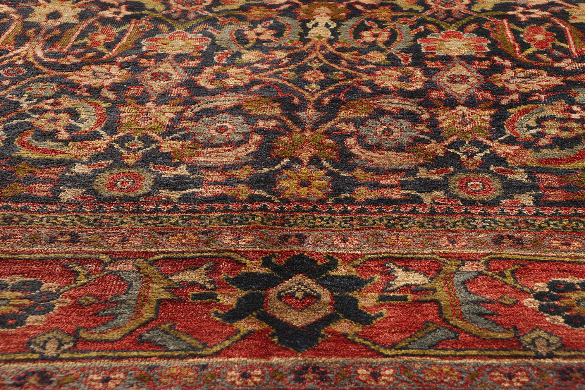 Antiker persischer Sultanabad-Teppich aus dem späten 19. Jahrhundert im Zustand „Starke Gebrauchsspuren“ im Angebot in Dallas, TX
