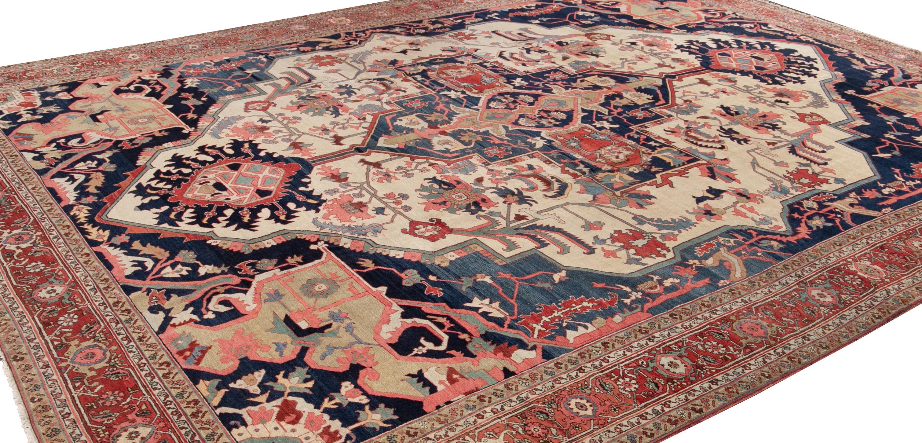 Late 19th Century Antique Serapi Persian Handmade Wool Rug For Sale 1