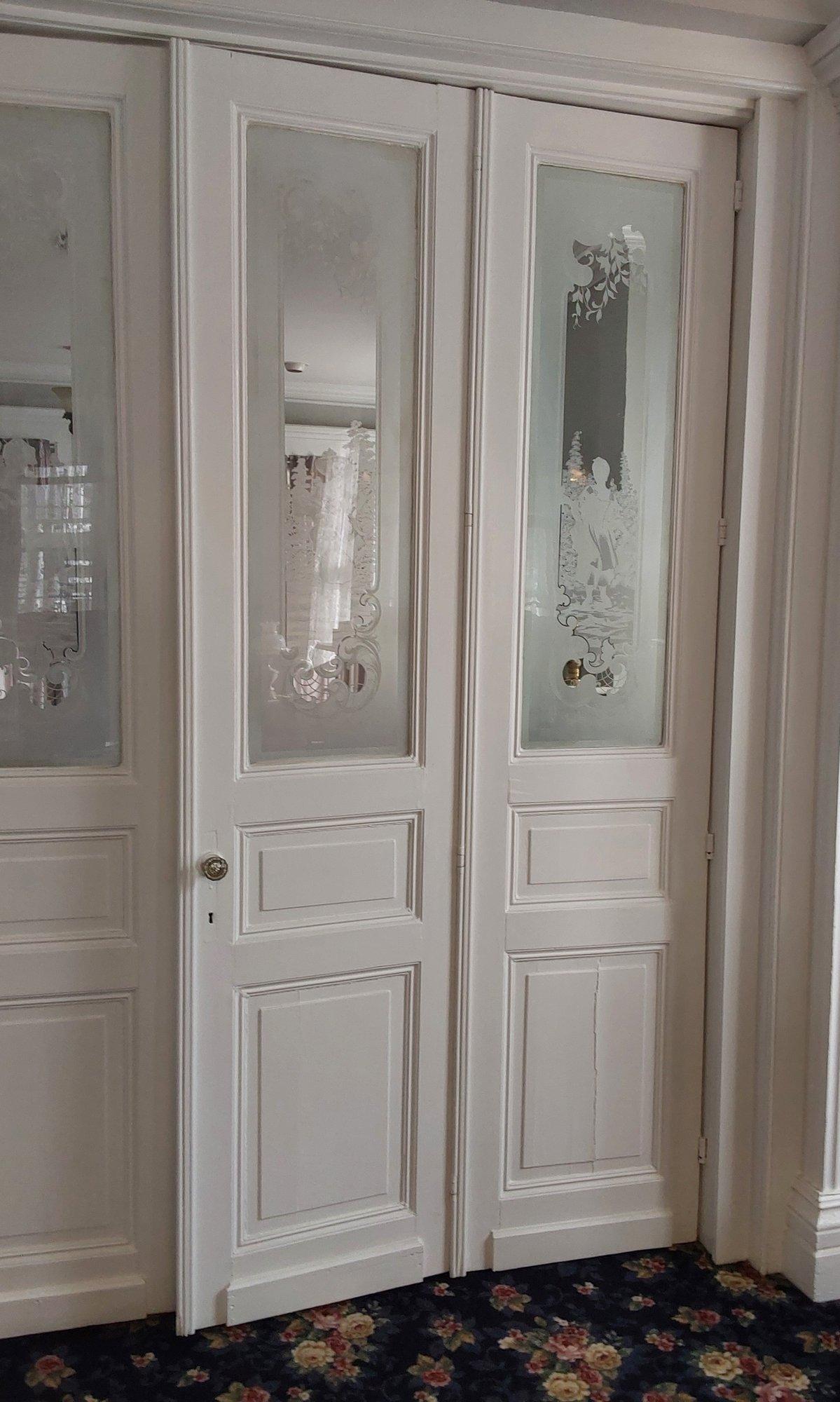Late 19th Century Antique Set of Four Acid Etched Glass Doors, Four Seasons In Good Condition For Sale In Stamford, CT