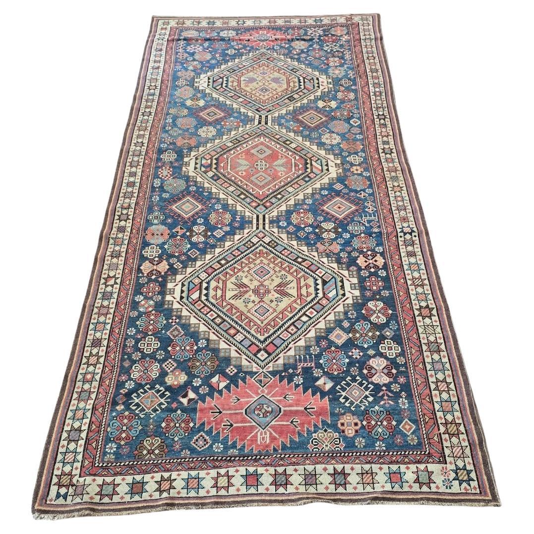 Ende des 19. Jahrhunderts antiken Schirwan kaukasischen Teppich, CIRCA 1880s - 122" x 54"