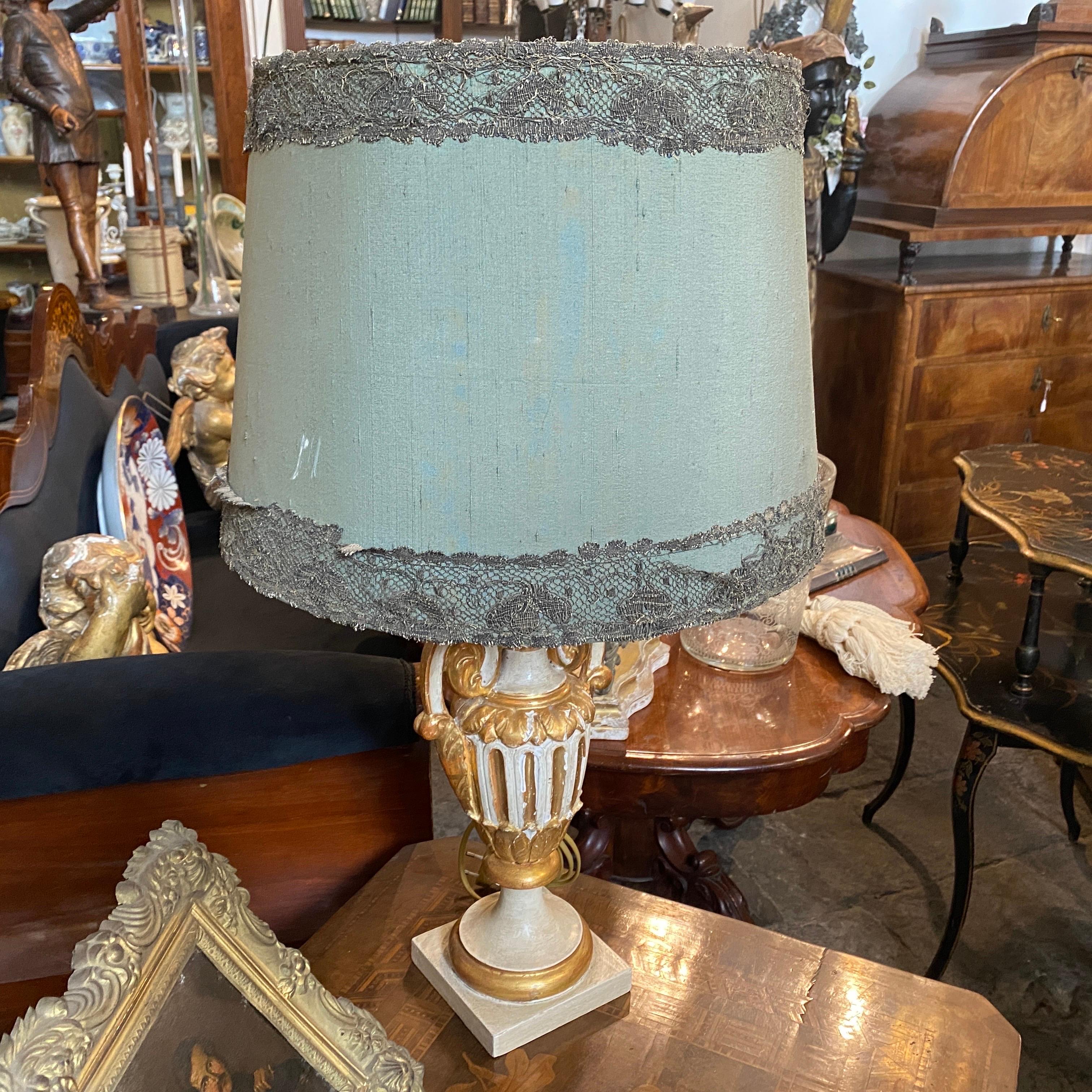 Bois doré Lampe de bureau sicilienne ancienne de la fin du XIXe siècle en forme de porte-palmier en vente